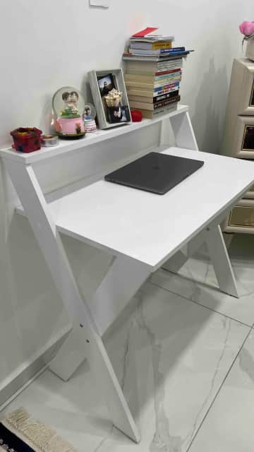Müşteri fotoğrafı: X Ayaklı Raflı Ders Çalışma Masası 50x90 cm Beyaz