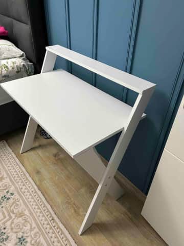 Müşteri fotoğrafı: X Ayaklı Raflı Ders Çalışma Masası 50x90 cm Beyaz