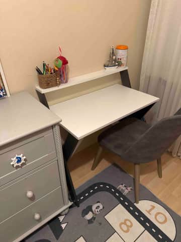 Müşteri fotoğrafı: X Ayaklı Raflı Ders Çalışma Masası 50x90 cm Beyaz