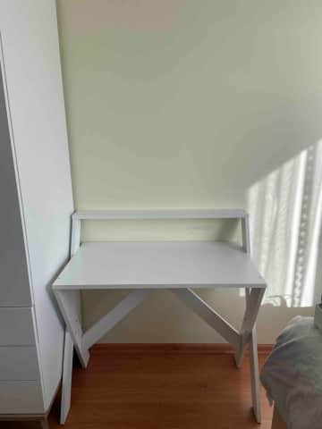 Müşteri fotoğrafı: X Ayaklı Raflı Ders Çalışma Masası 50x90 cm Beyaz