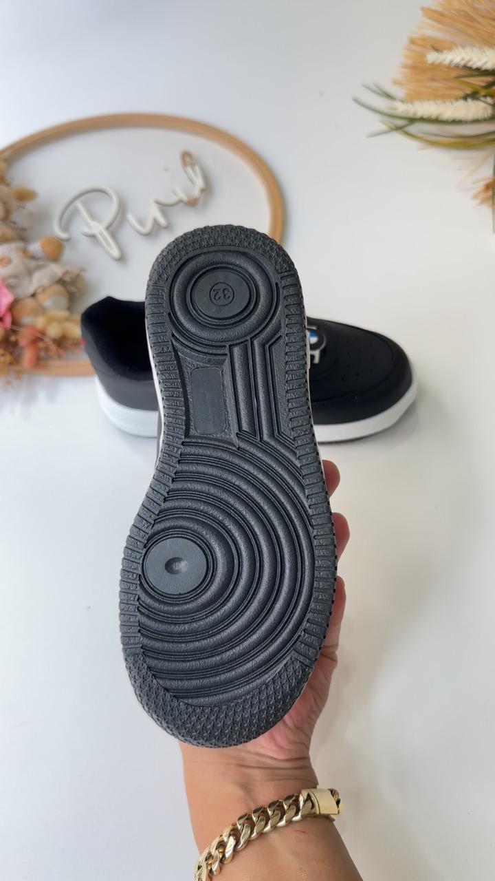 31/35 ERKEK ÇOCUK SPOR AYAKKABI SİYAH BEYAZ