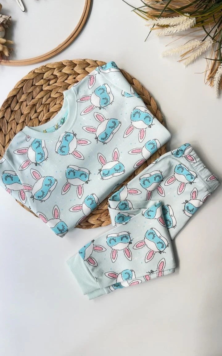 YEŞİL TAVŞAN PİJAMA TAKIMI