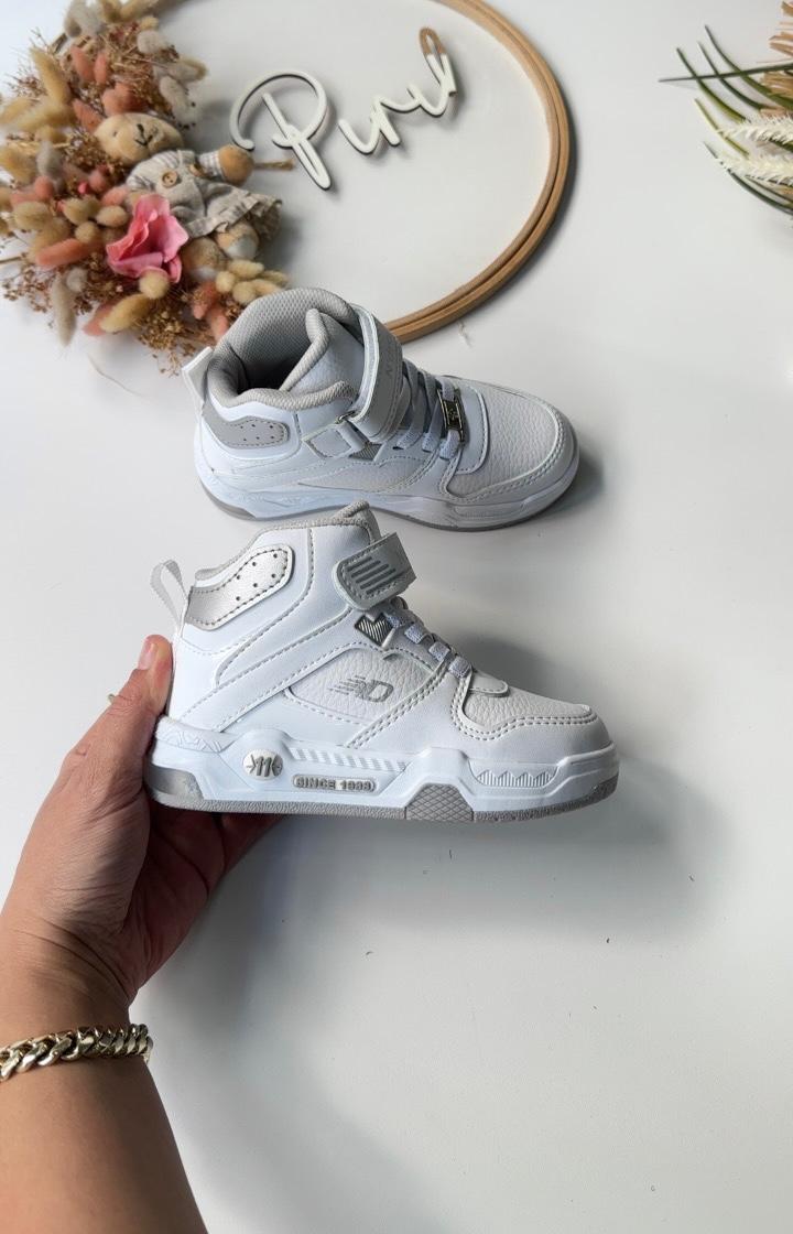 Beyaz Işıklı Spor Ayakkabı