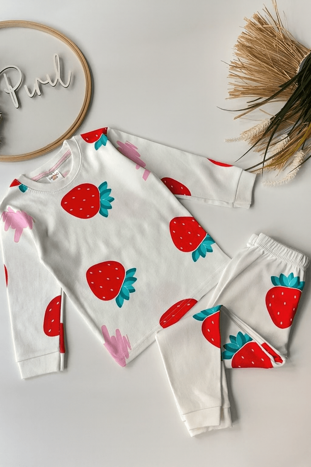 Çilek Pijama Takımı Beyaz