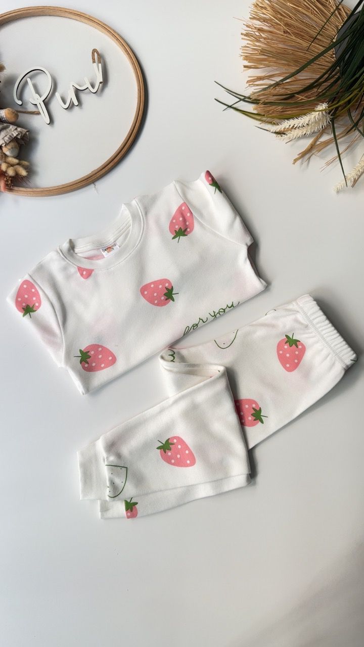 Çilek Pijama Takımı Beyaz