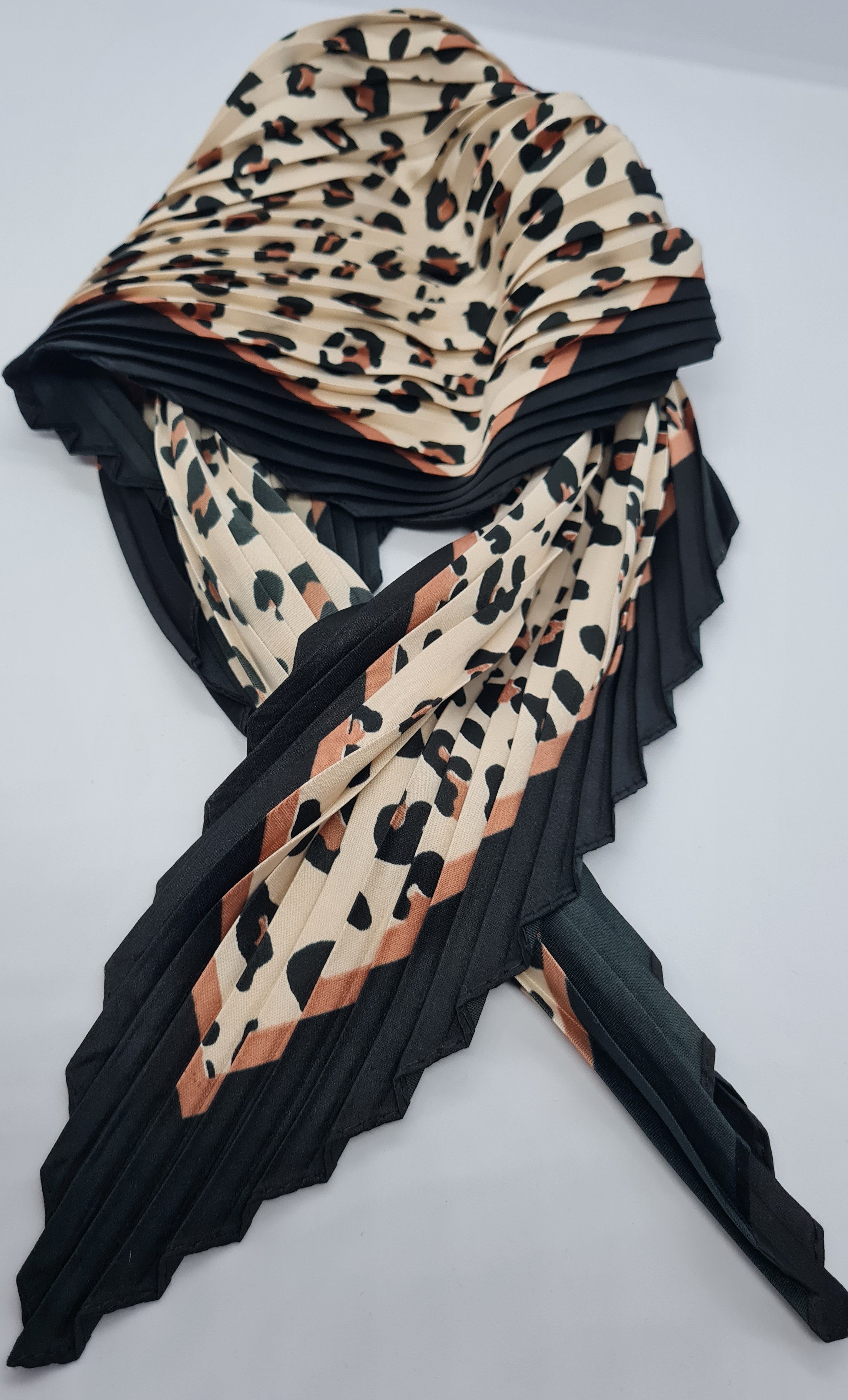 KAHVE SİYAH BEJ KARIŞ LEOPAR DESEN FULAR