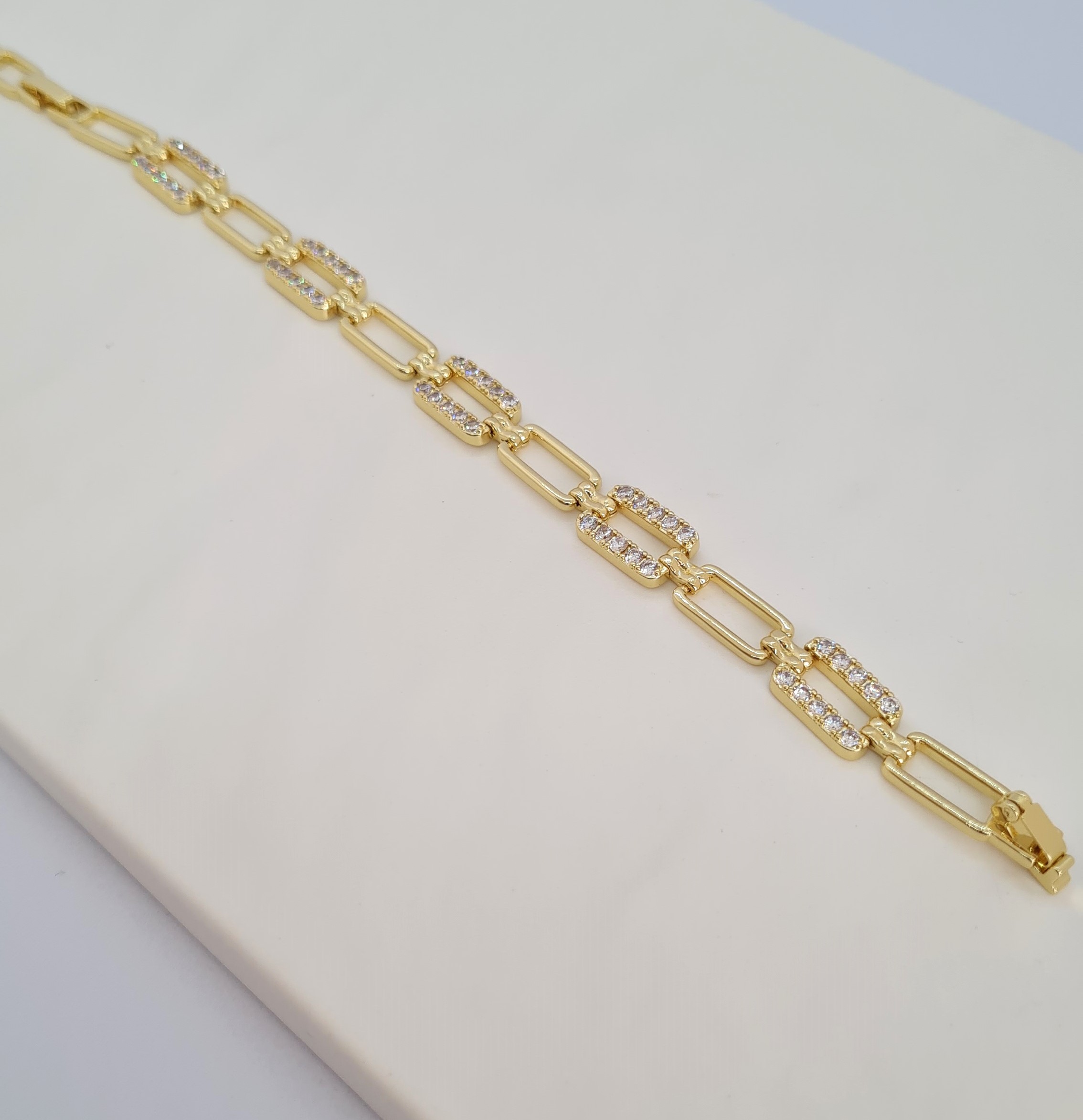 GOLD TAŞ DETAYLI VİP BİLEKLİK