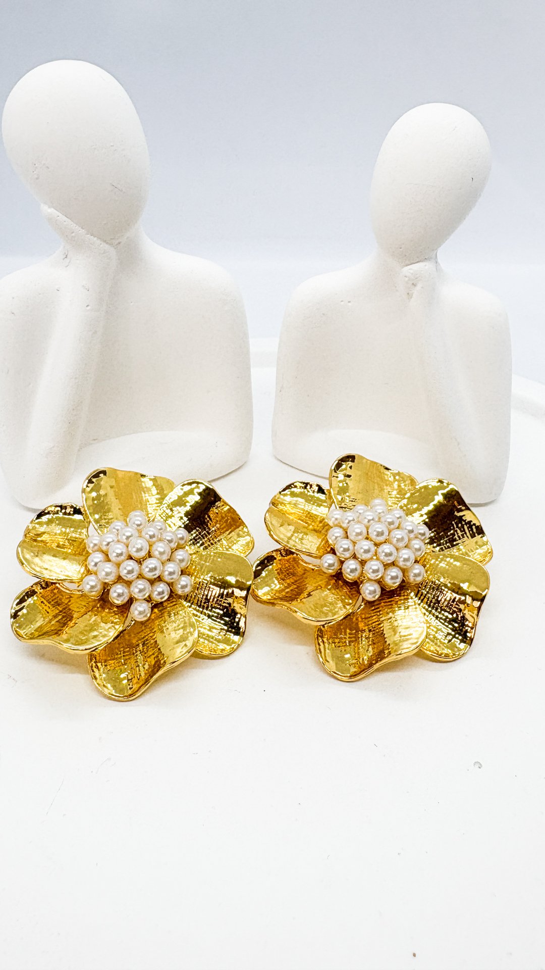 İNCİ DETAYLI GOLD SEZON KÜPE