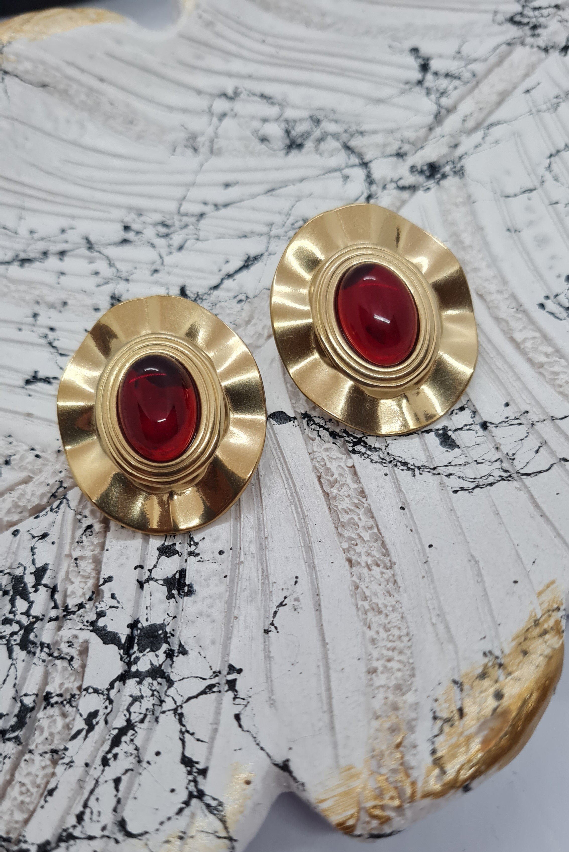 BORDO TAŞLI GOLD KÜPE