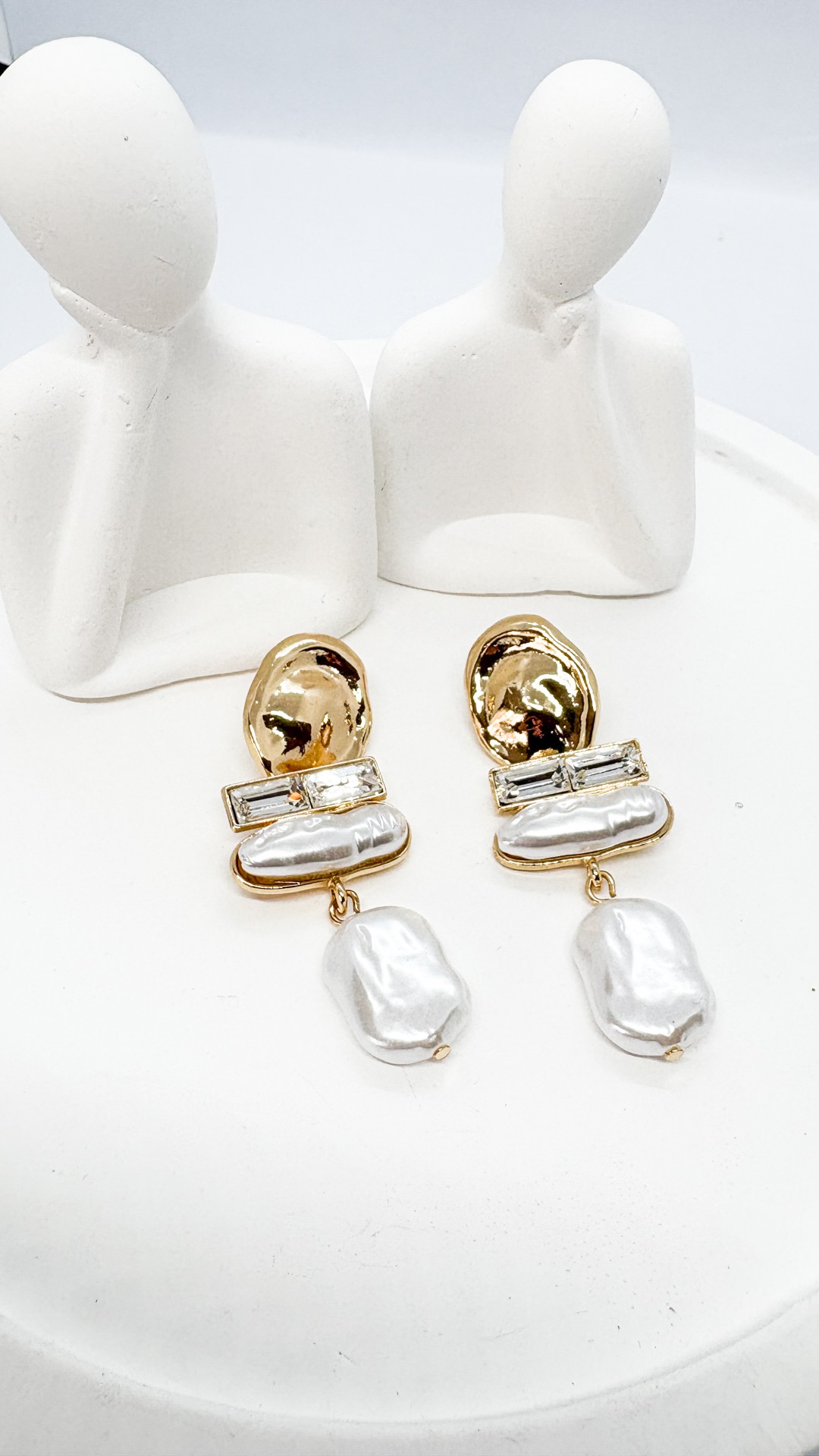 BAROK İNCİ GOLD DETAYLI SALLANTILI KÜPE