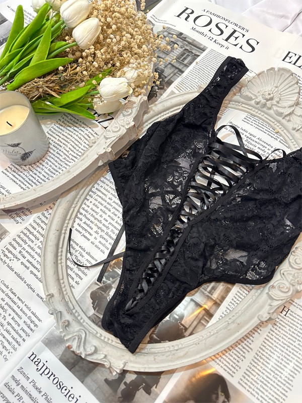 Esla Dantel Detaylı Bağcıklı Body Suit