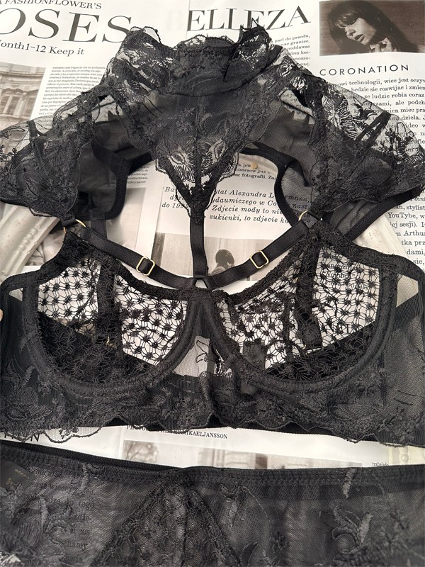 Blush Siyah Dantel Detaylı Choker Askılı Fantezi İç Çamaşır Takımı