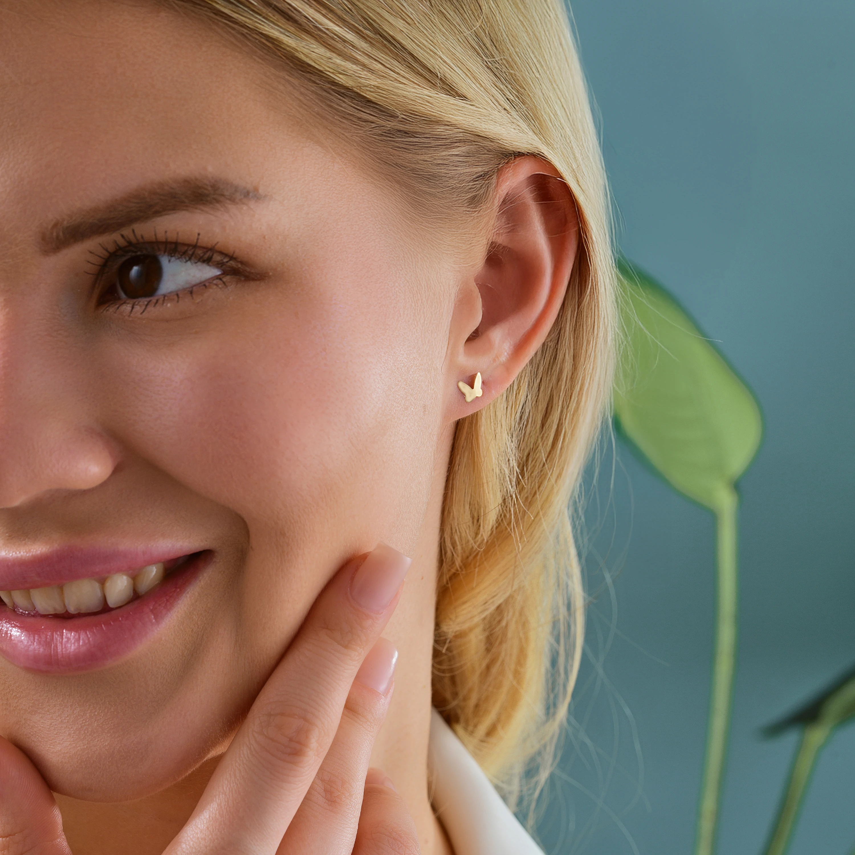 8 Ayar Altın Kelebek Küpe