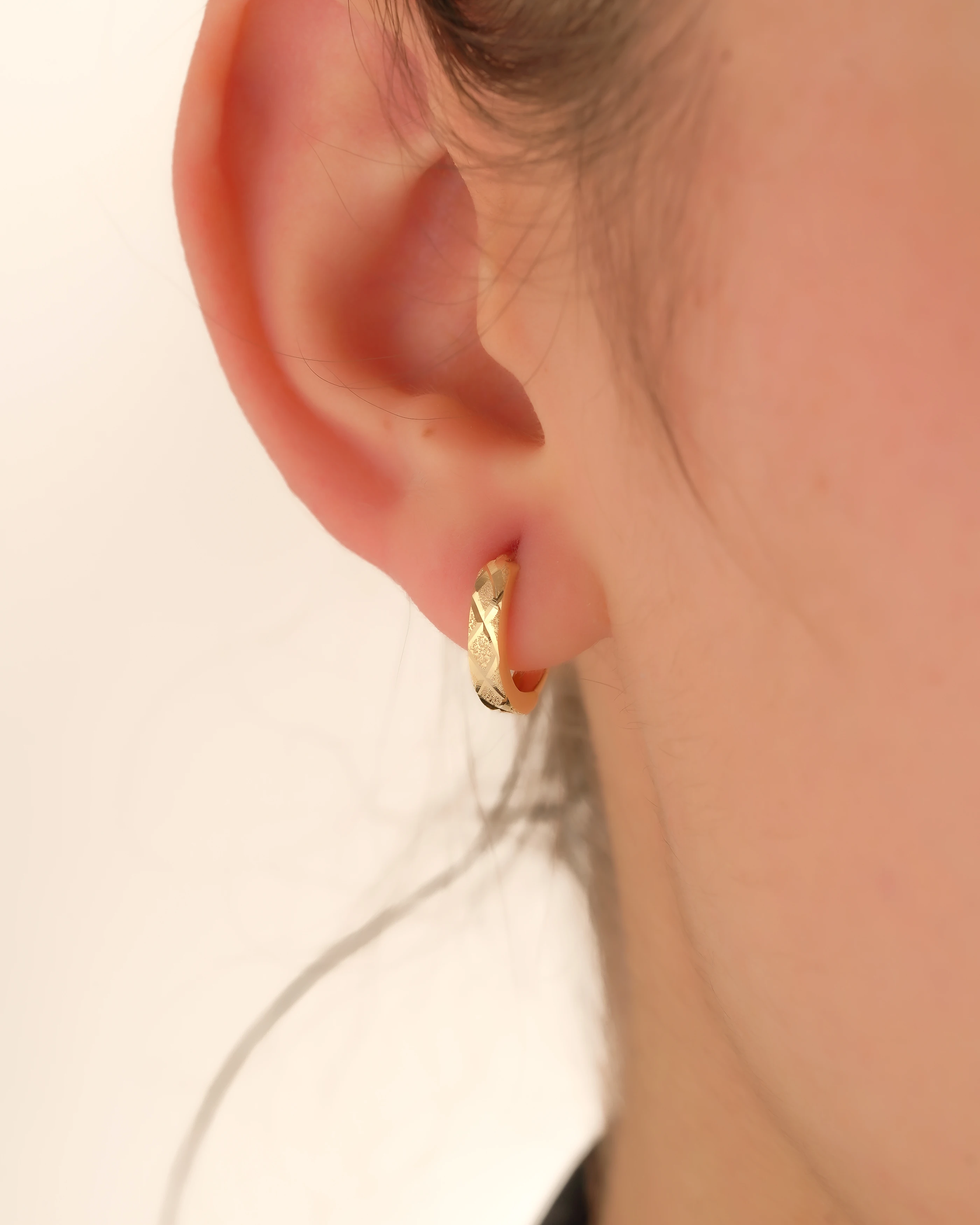 8 Ayar Altın Kalemli ve Simli Halka Küpe