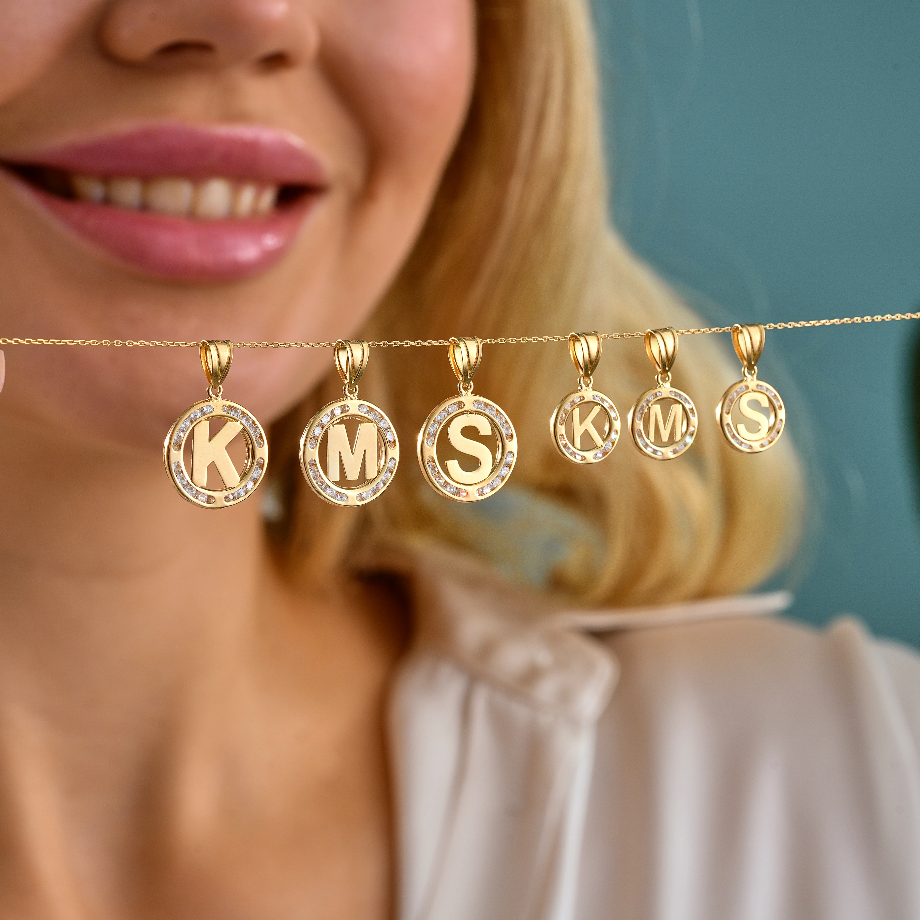 8 Ayar Altın Harfli Bileklik (Büyük, Küçük)