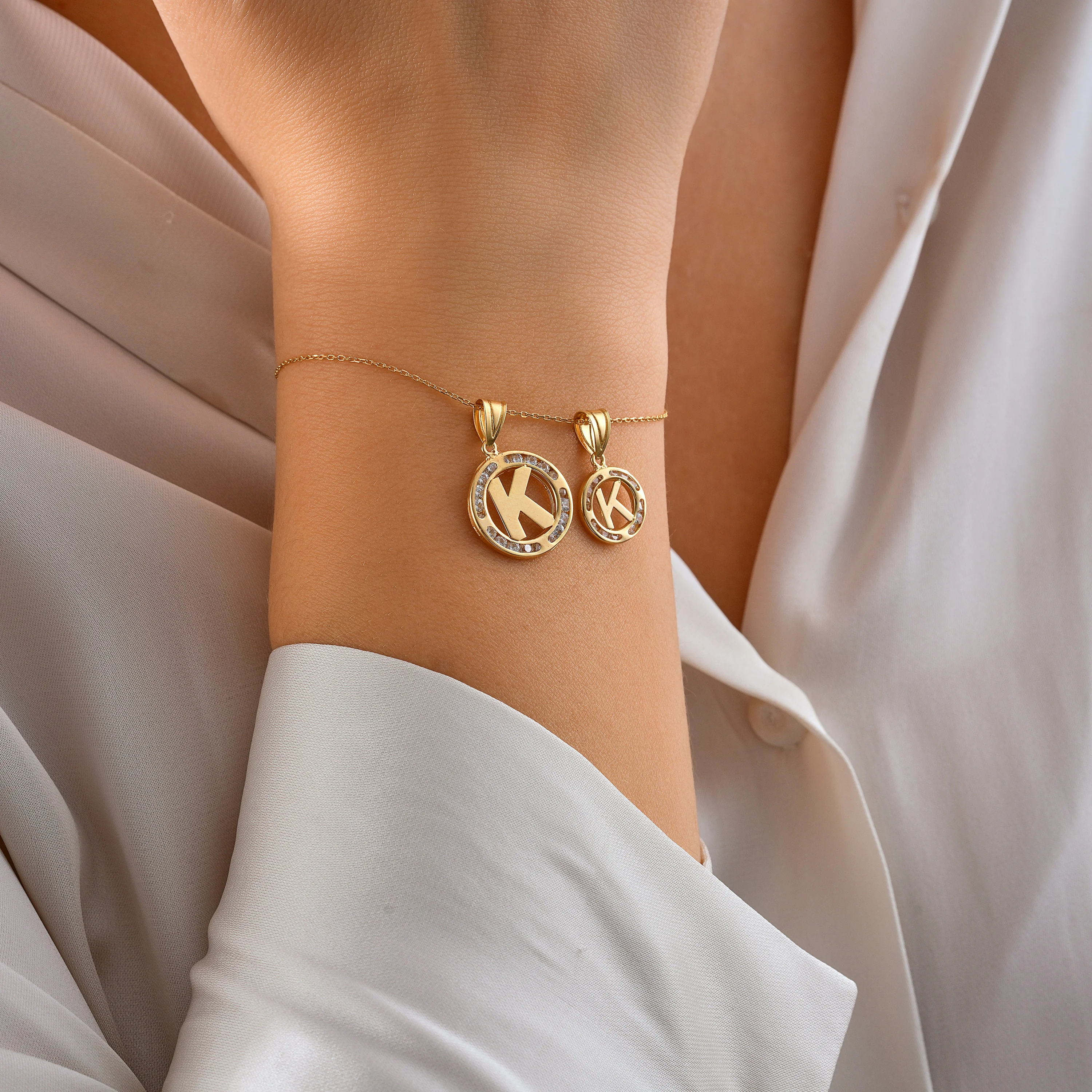 8 Ayar Altın Harfli Bileklik (Büyük, Küçük) - Büyük