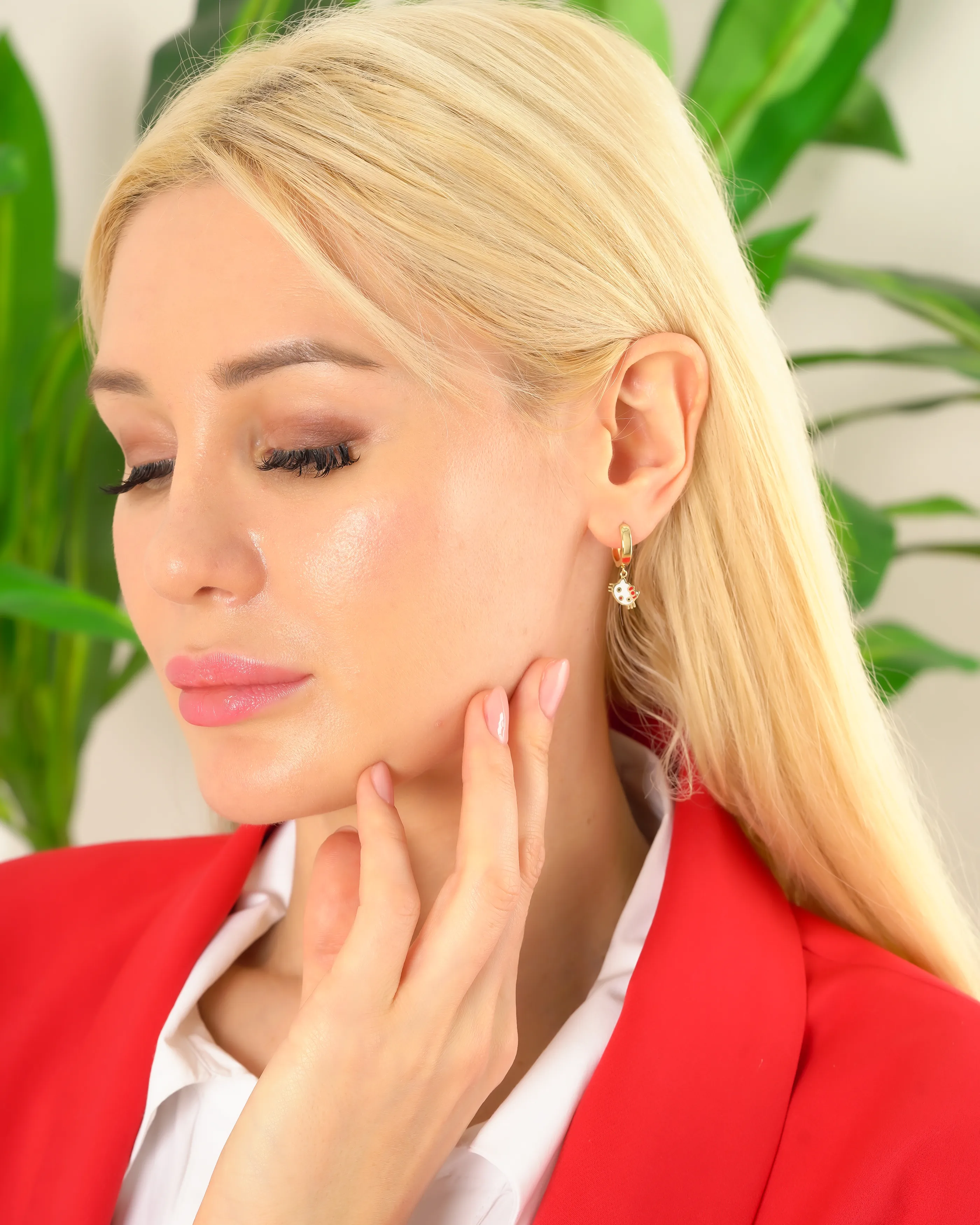 8 Ayar Altın Hello Kitty Figürlü Küpe