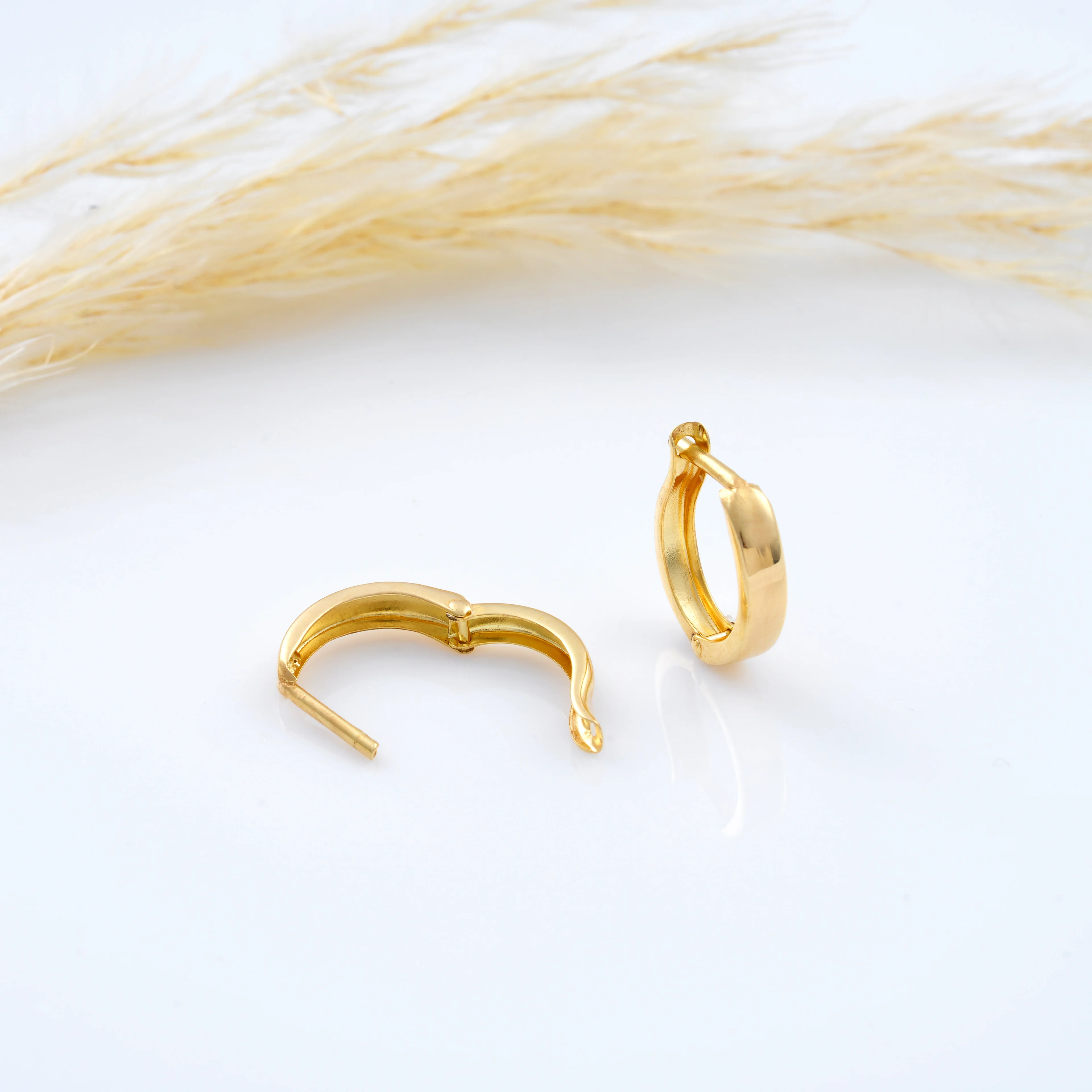 8 Ayar Altın Çift Halka Küpe