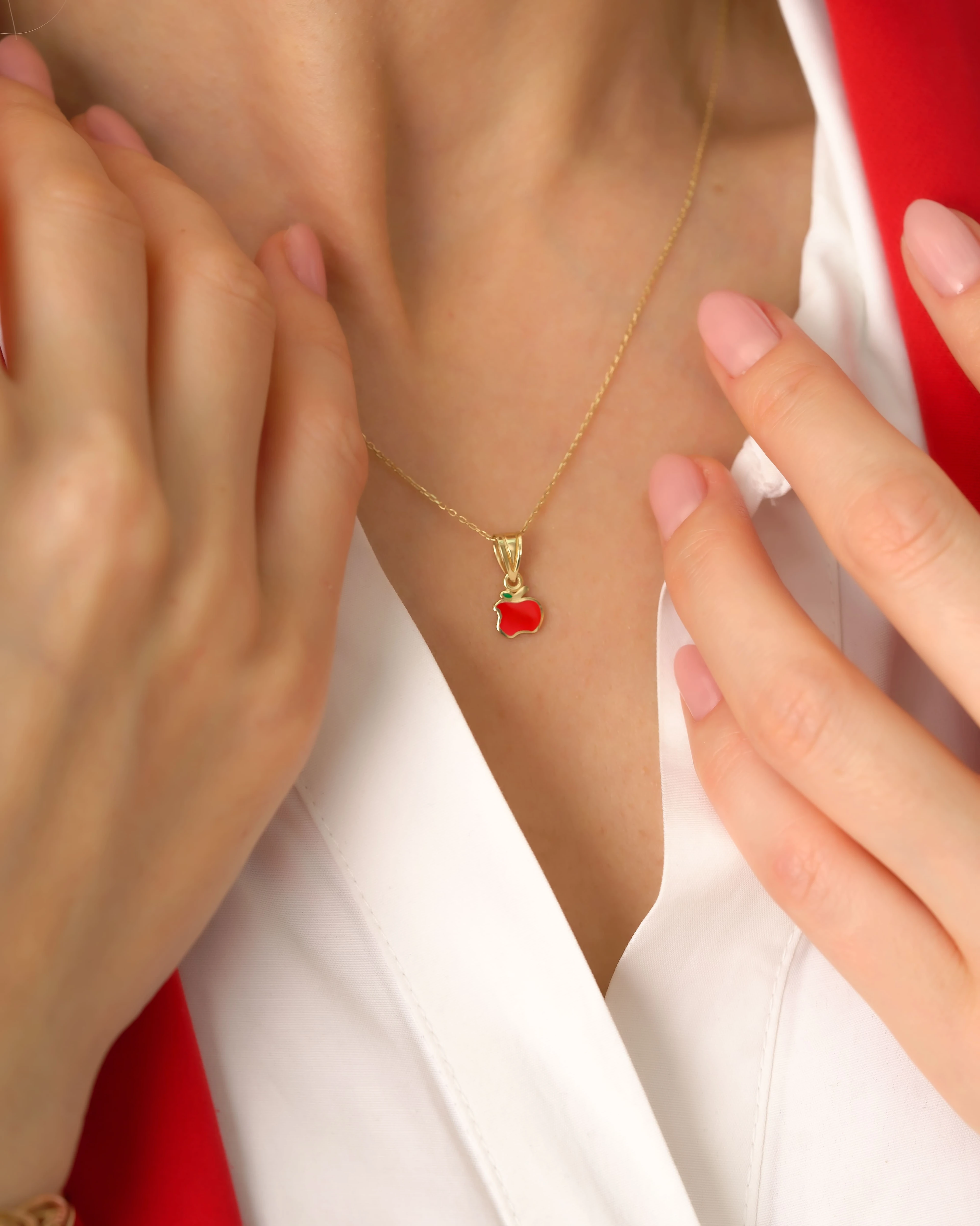 8 Ayar Altın Kırmızı Elma Kolye Minimal ve Özel Tasarım