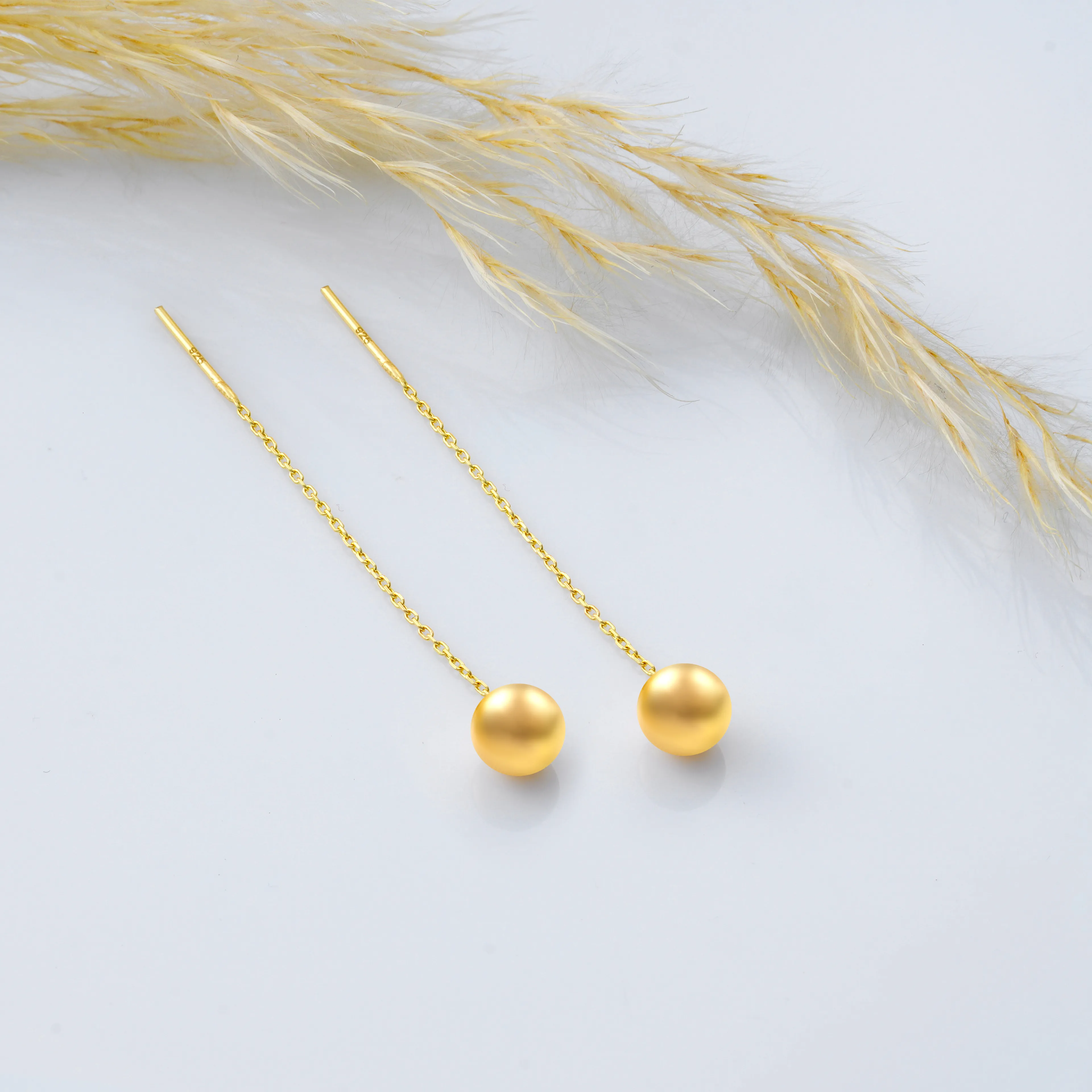 8 Ayar Altın Sallantılı Top Küpe