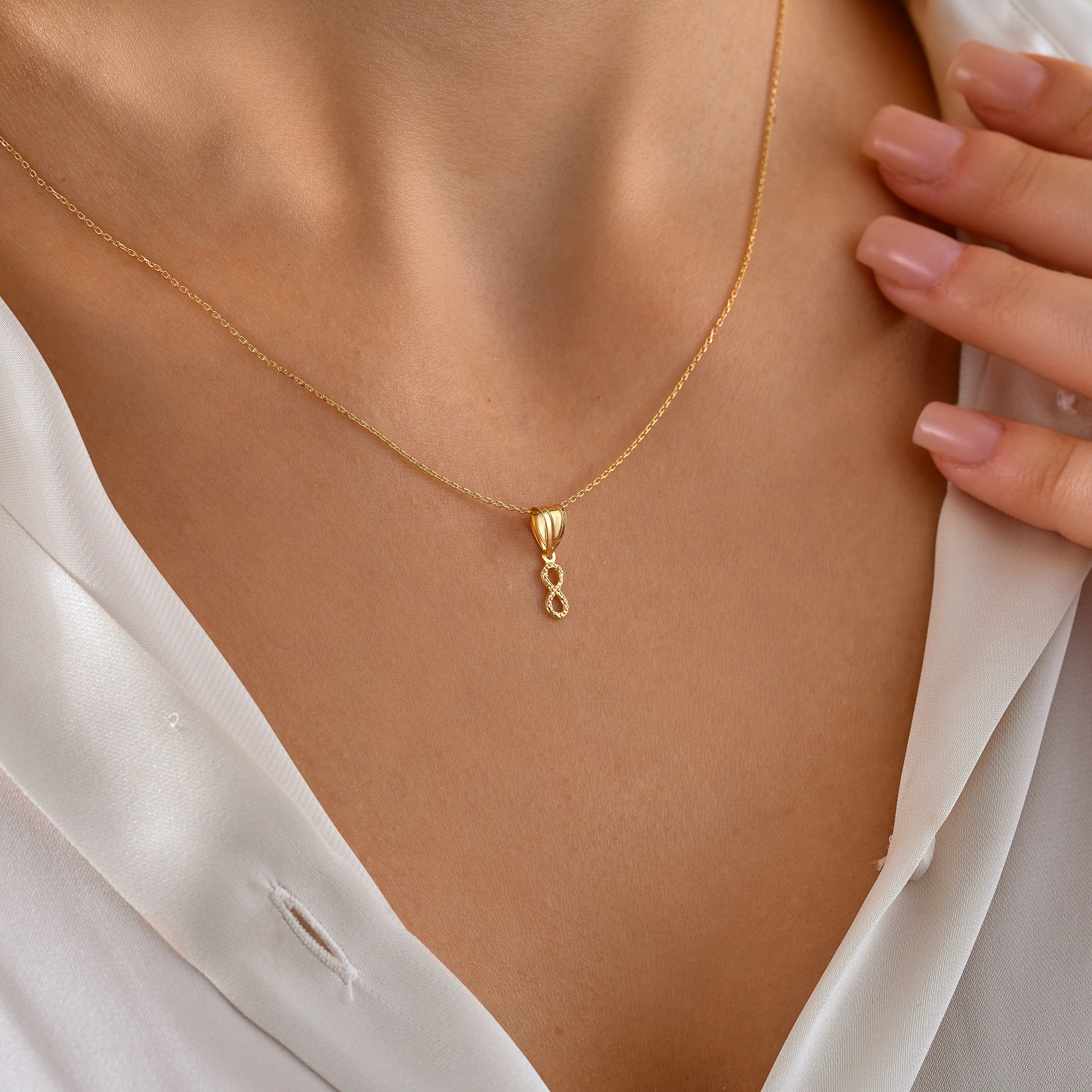 8 Ayar Altın Mini Sonsuzluk Kolye