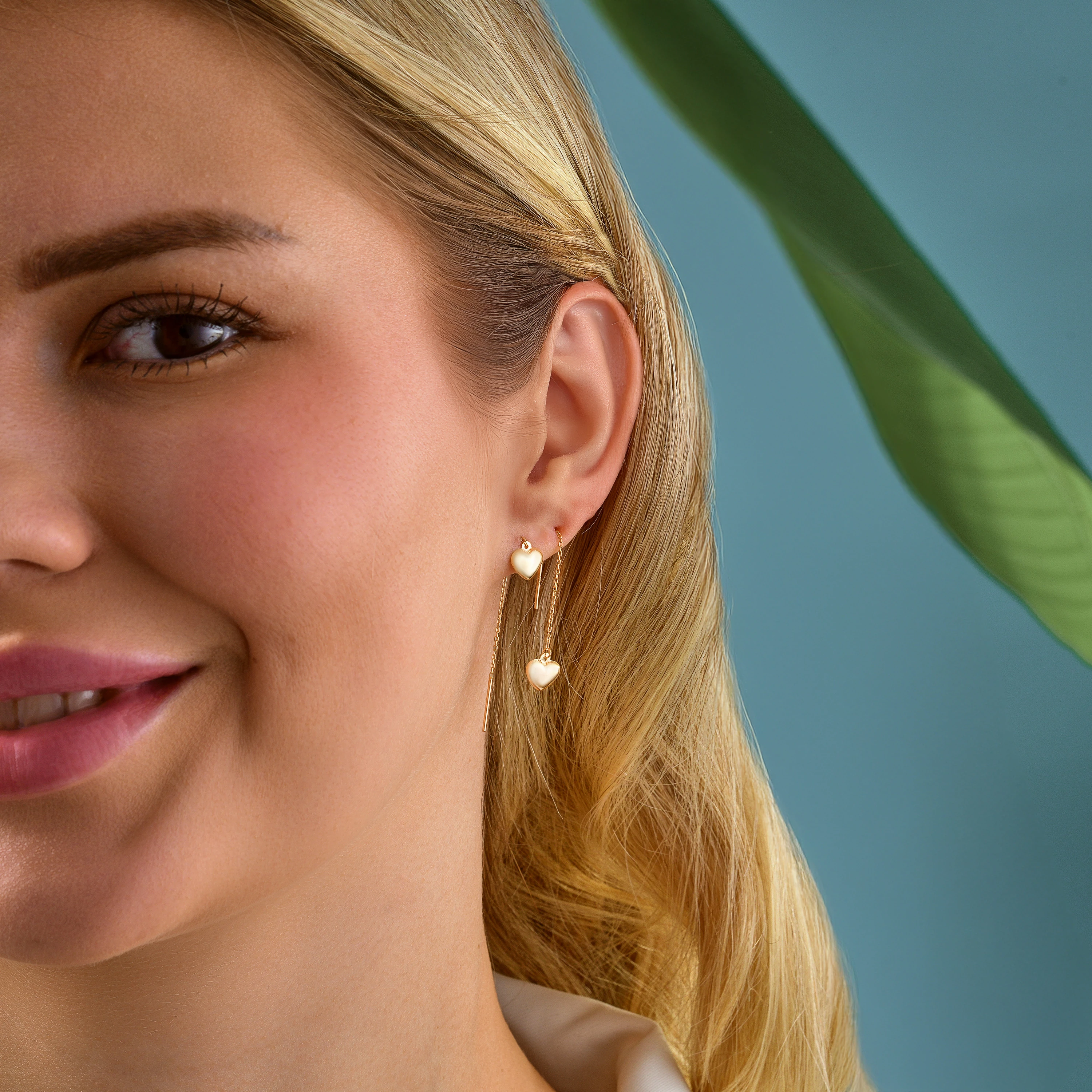 14 Ayar Altın Zarif Sallantılı Kalp Küpe