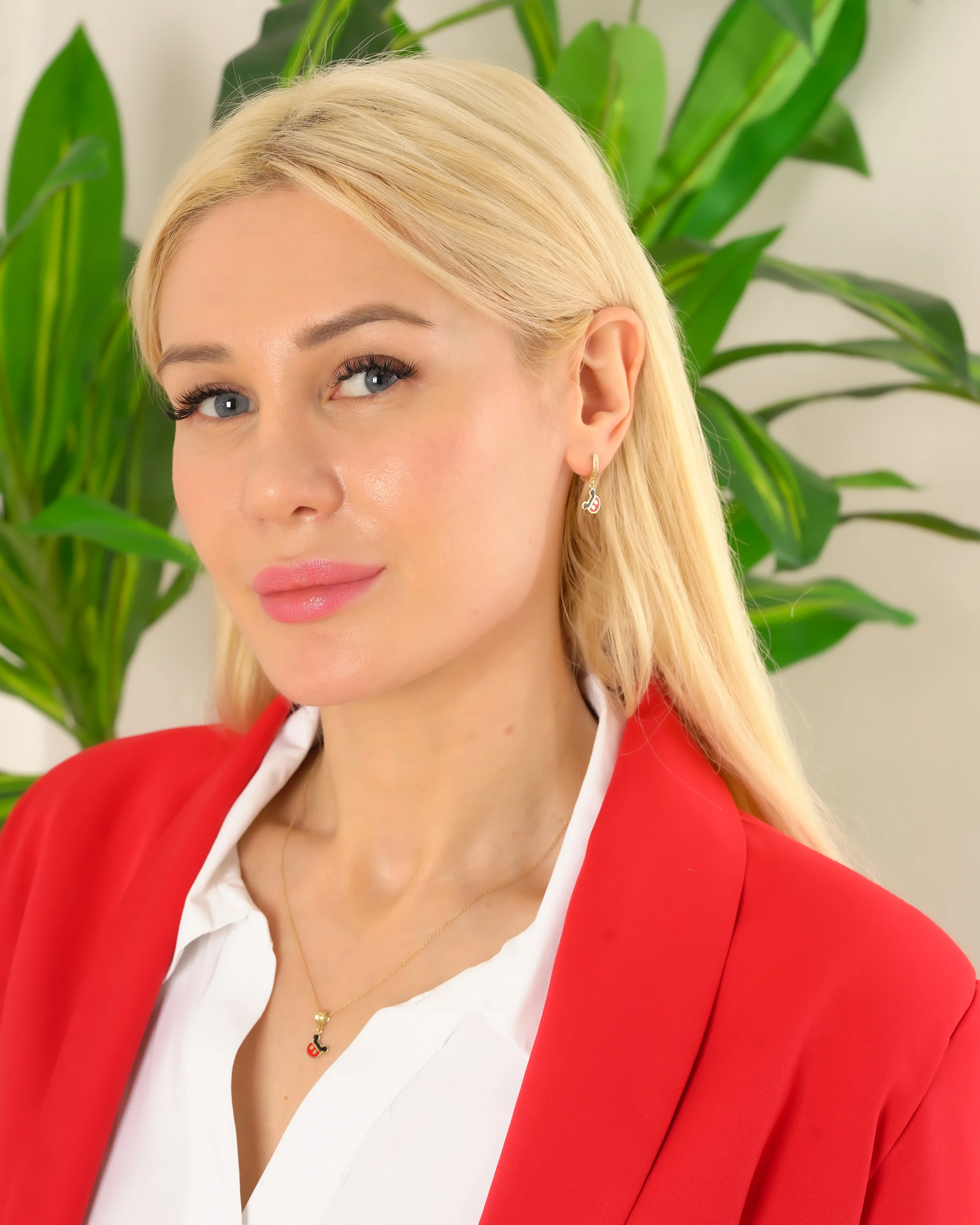 8 Ayar Altın Mickey Mouse Figürlü Kolye