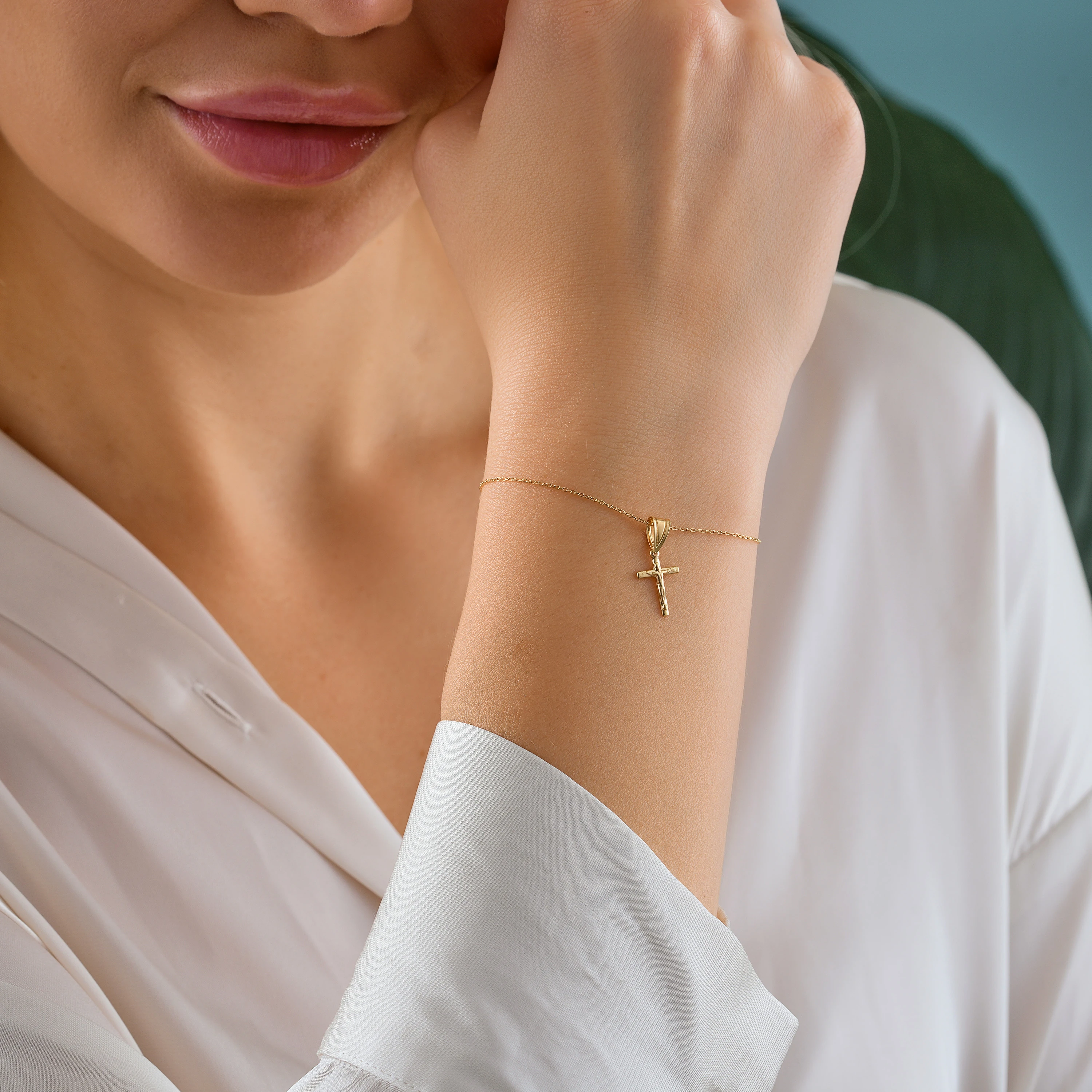 8 Ayar Altın İnce Haç Bileklik