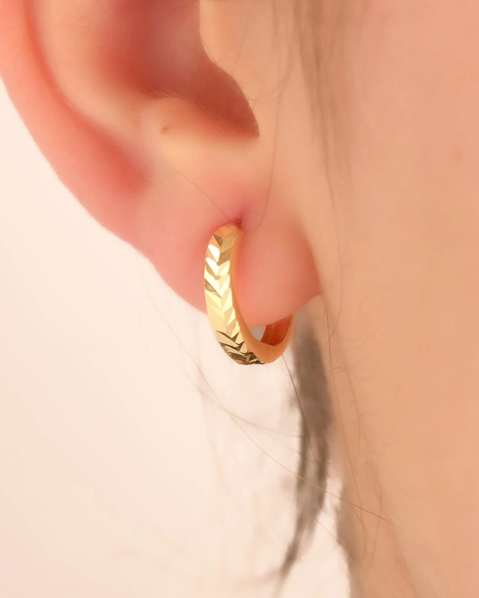 8 Ayar Altın Kalemli Halka Küpe