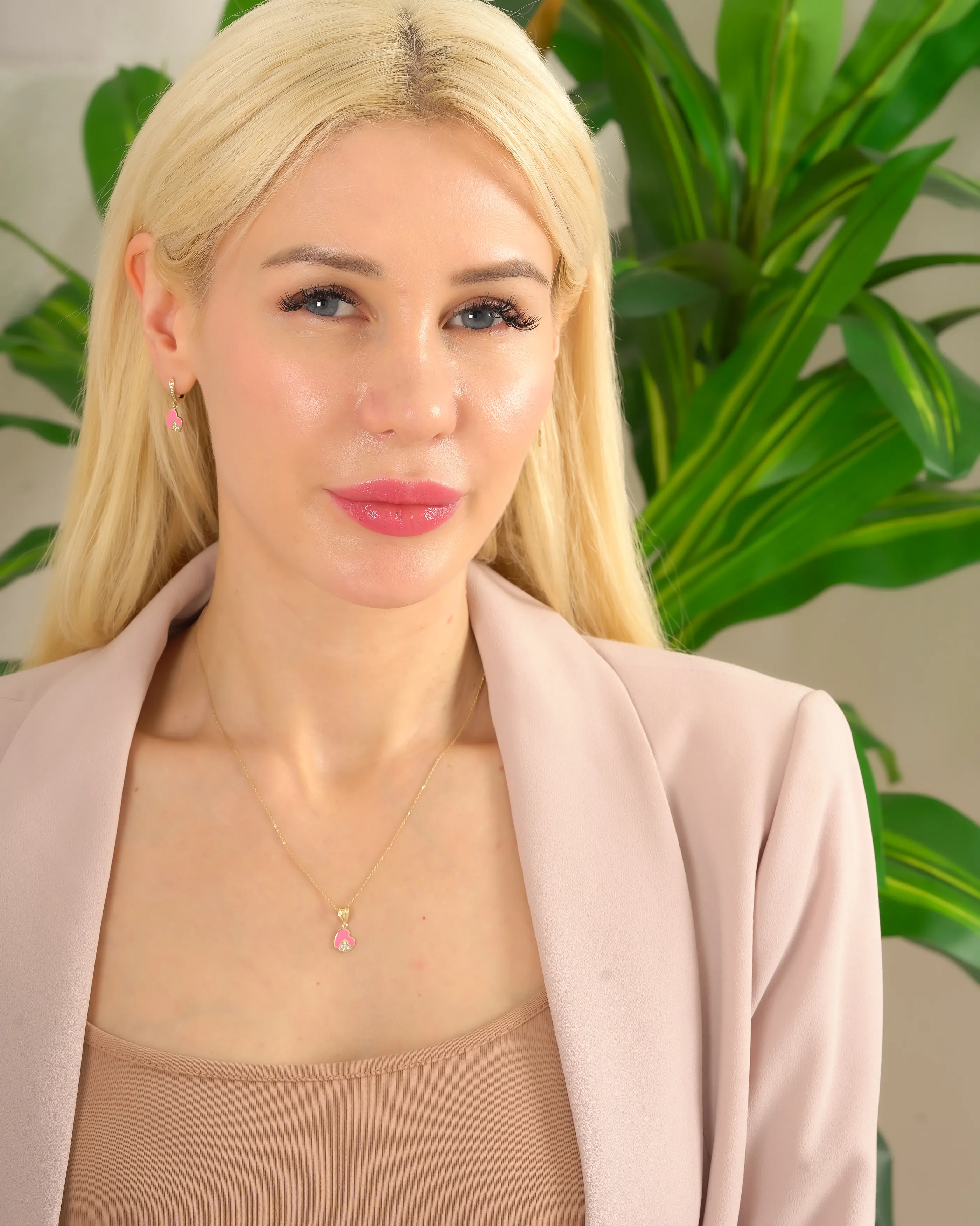 8 Ayar Altın Pembe Kalp Kolye