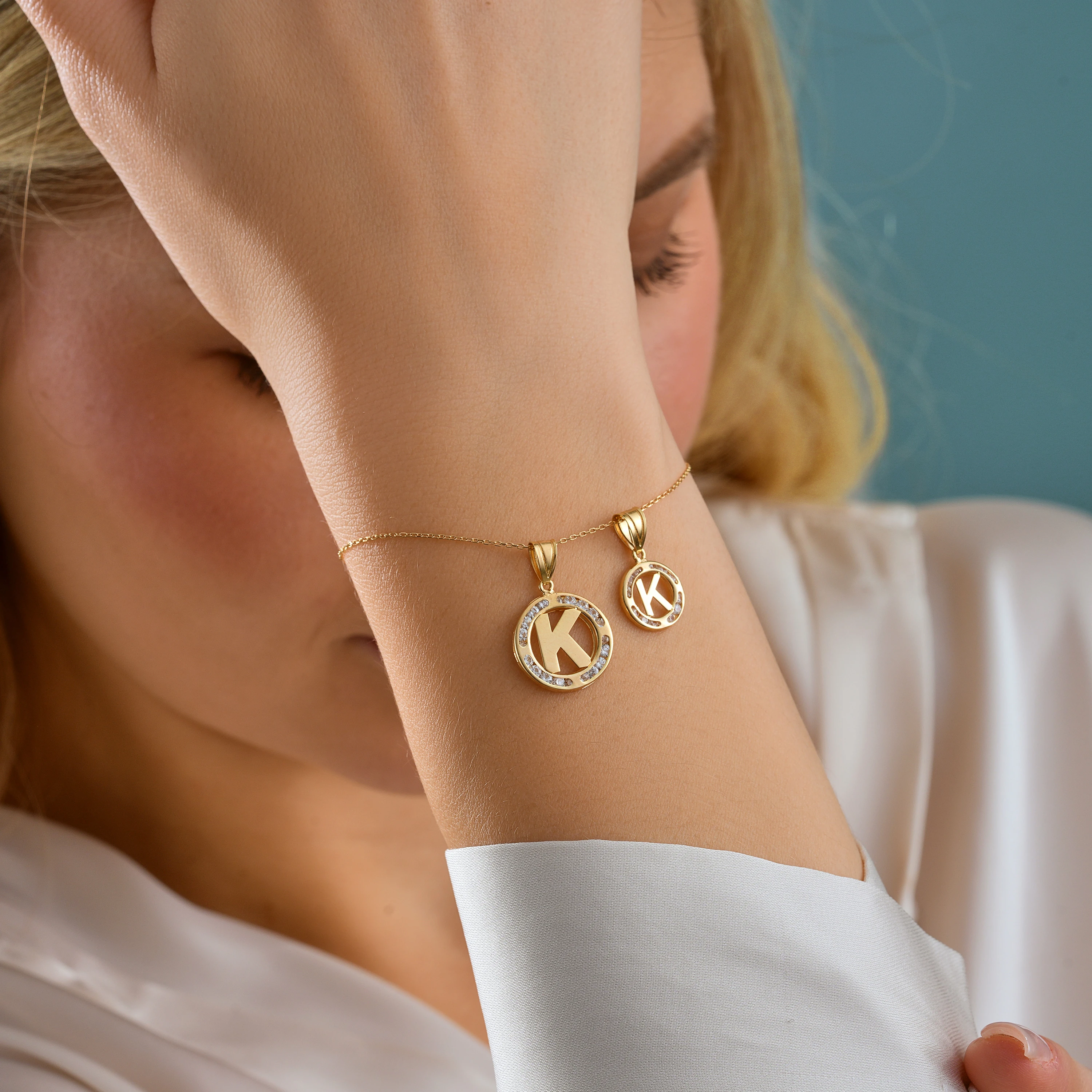 8 Ayar Altın Harfli Kolye (Büyük, Küçük)