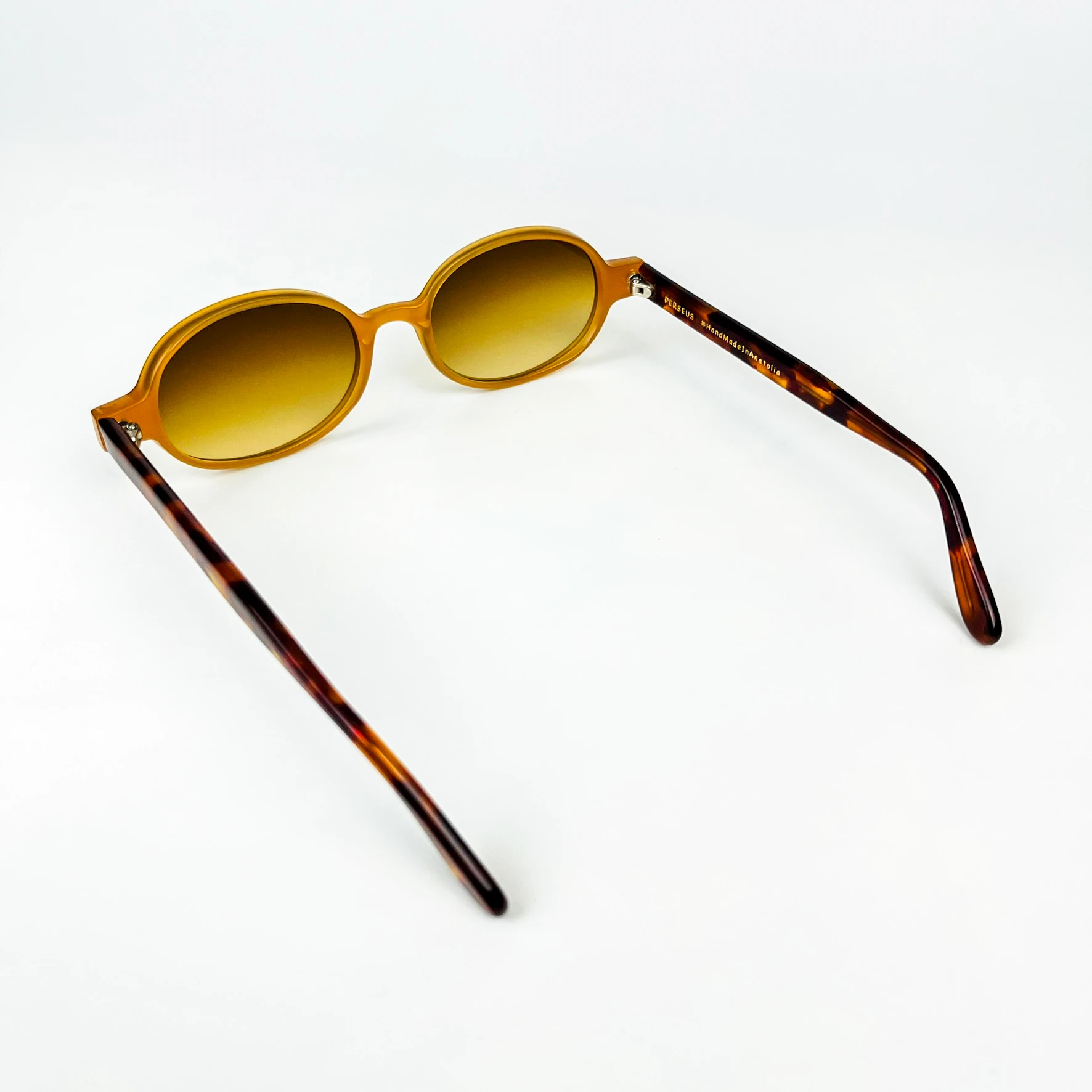 Vintage Güneş Gözlüğü – 2000’ler Retro – Kemik Çerçeve, Kahverengi Degrade Cam