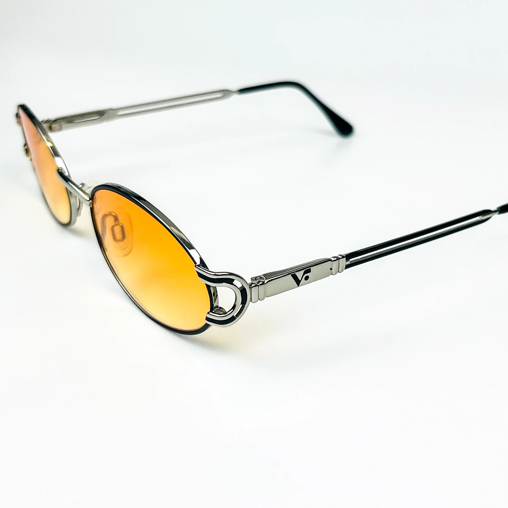 Vintage Güneş Gözlüğü – 90’lar Retro – Gümüş Metal Çerçeve, Turuncu Degrade Cam