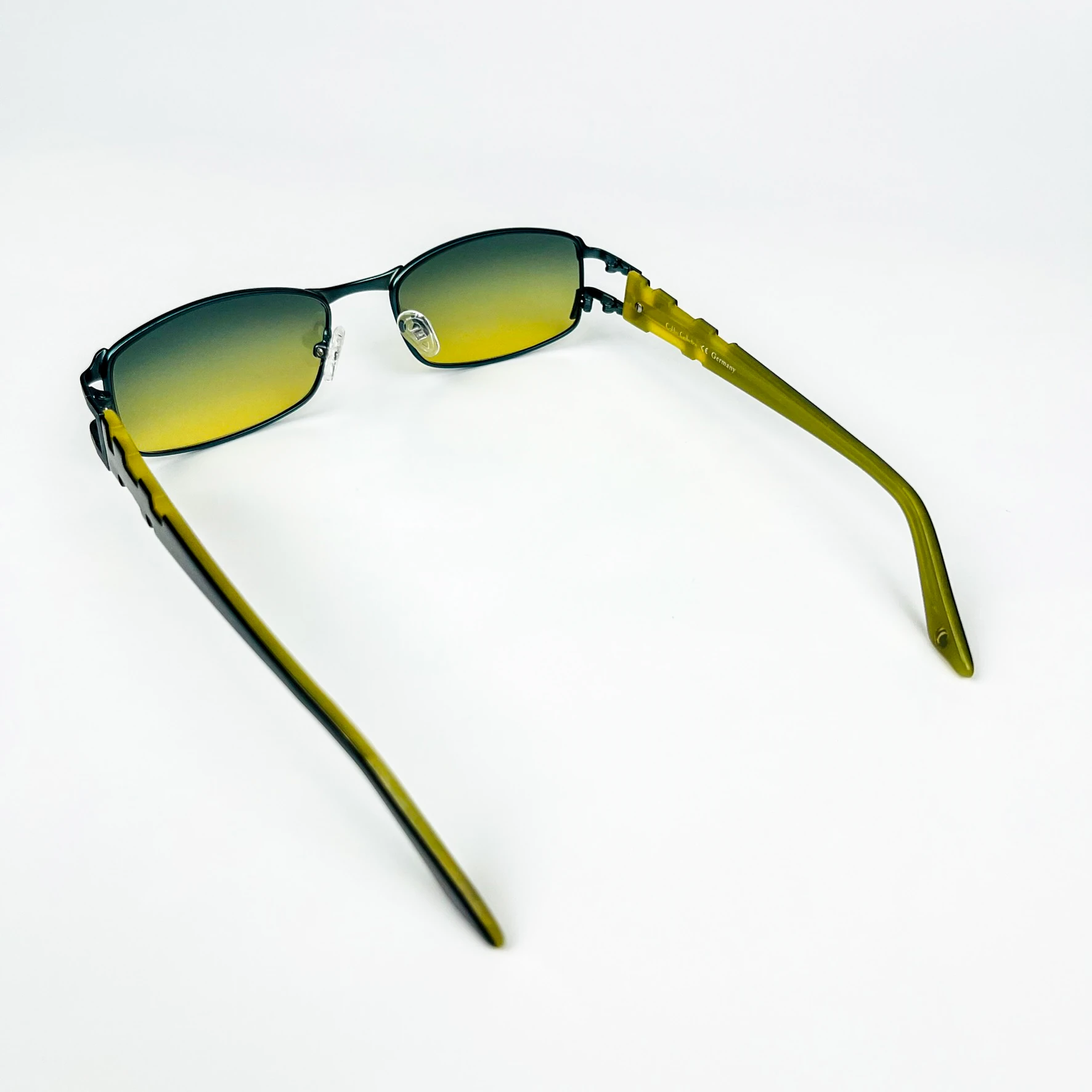 Vintage Güneş Gözlüğü – 2000’ler Retro – Metal Çerçeve, Yeşil Degrade Cam