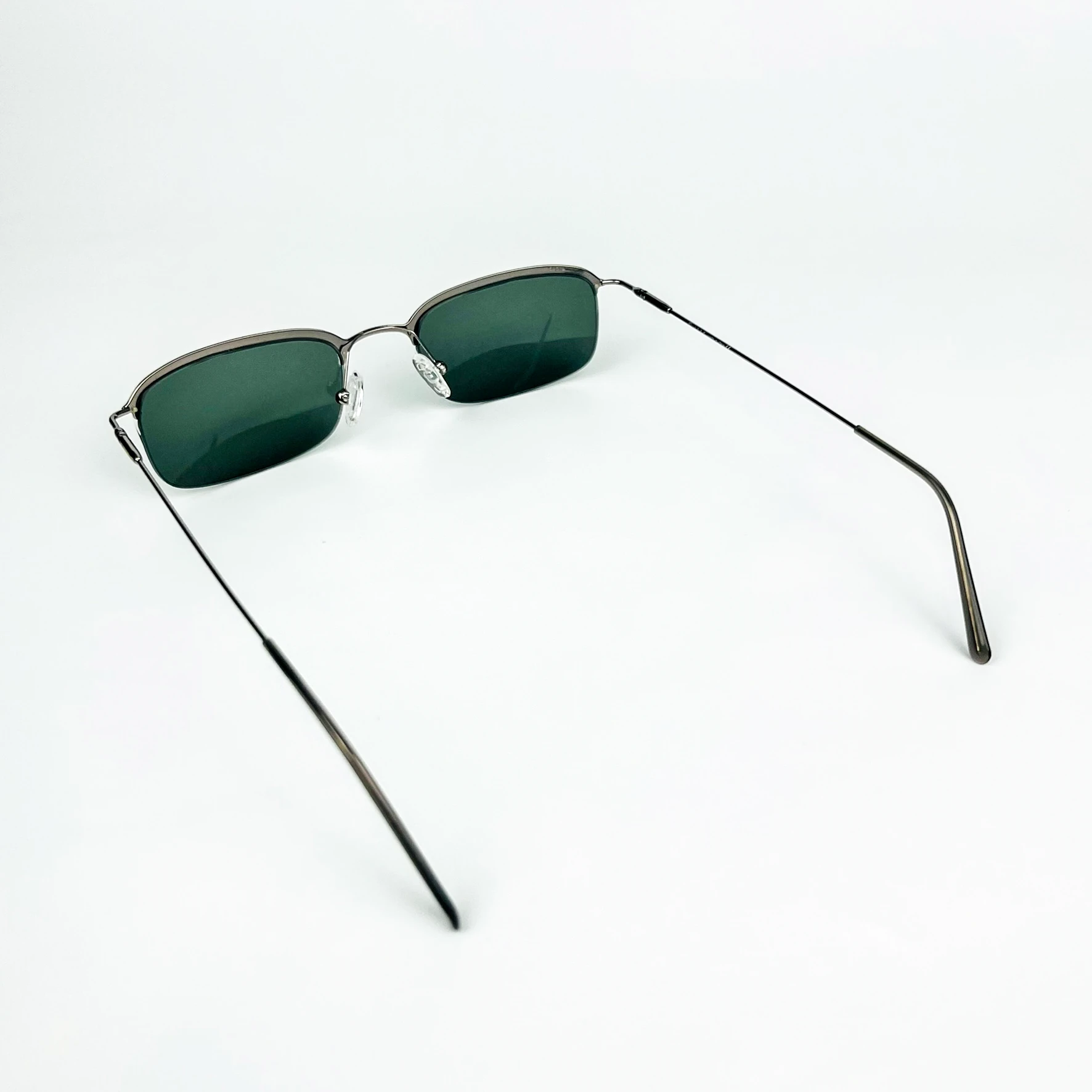 Vintage Güneş Gözlüğü – 90’lar Retro Gümüş Metal Çerçeve & Füme Yeşil Camlı Gözlük OSV711