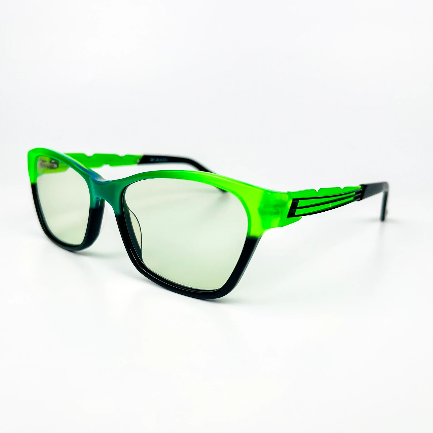 Vintage Güneş Gözlüğü – 2000’ler Retro – Kemik Çerçeve, Açık Yeşil Cam