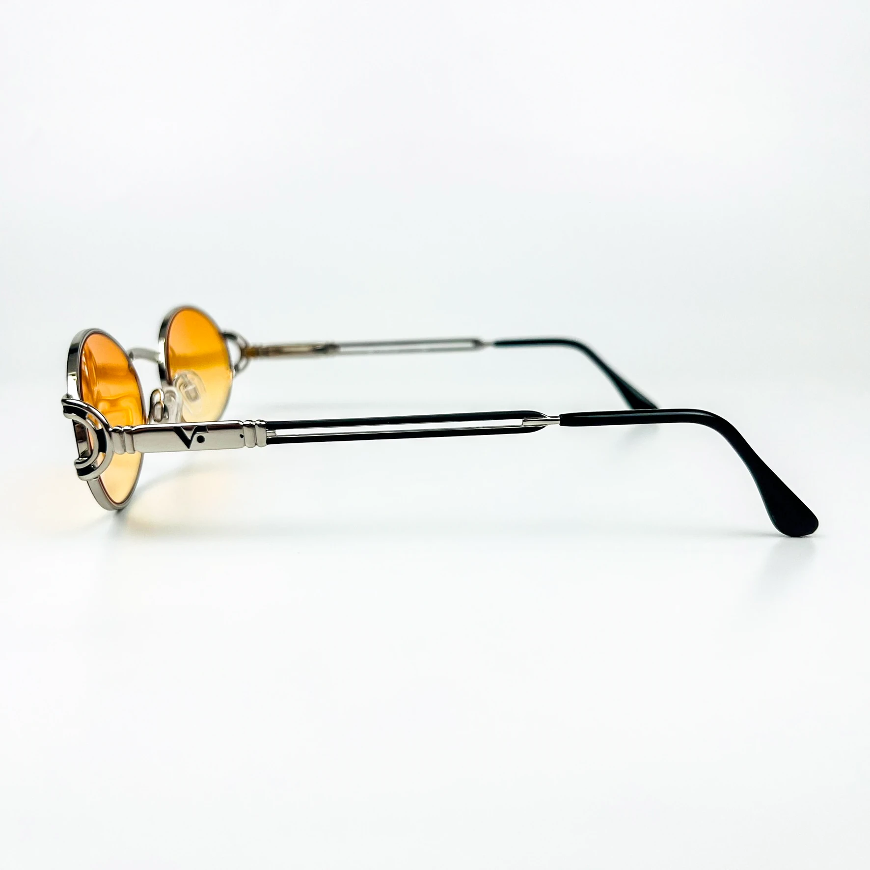Vintage Güneş Gözlüğü – 90’lar Retro – Gümüş Metal Çerçeve, Turuncu Degrade Cam
