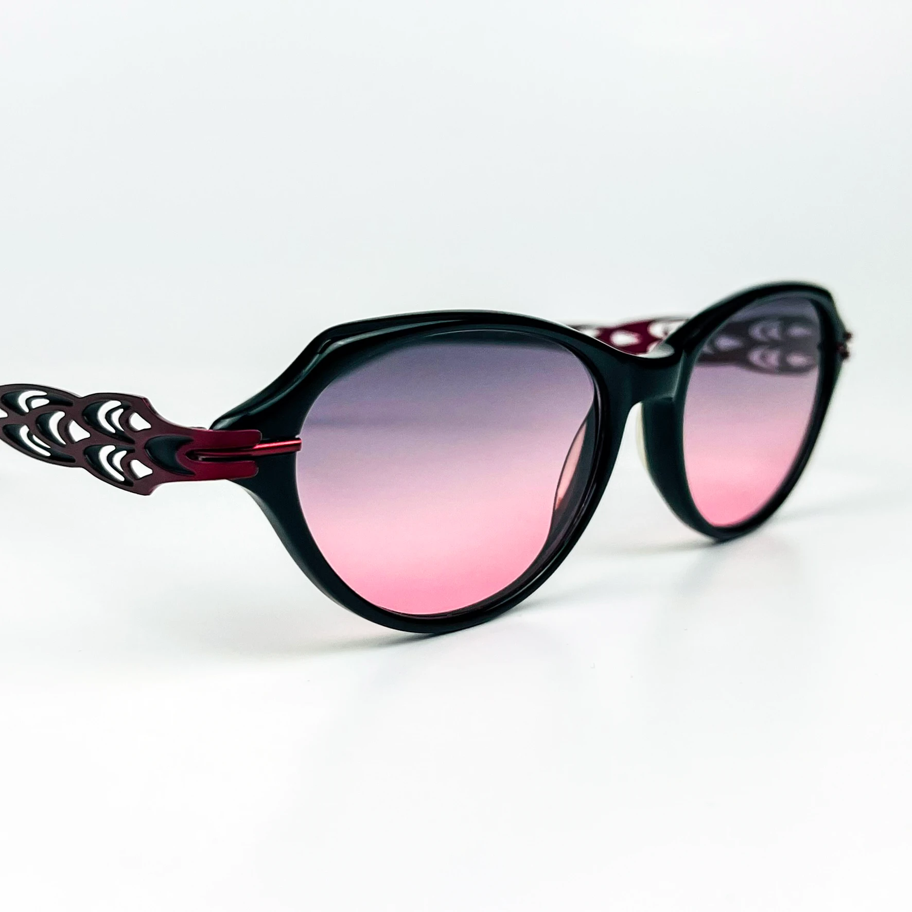 Vintage Güneş Gözlüğü – 2000’ler Retro – Kemik Çerçeve, Mor Degrade Cam