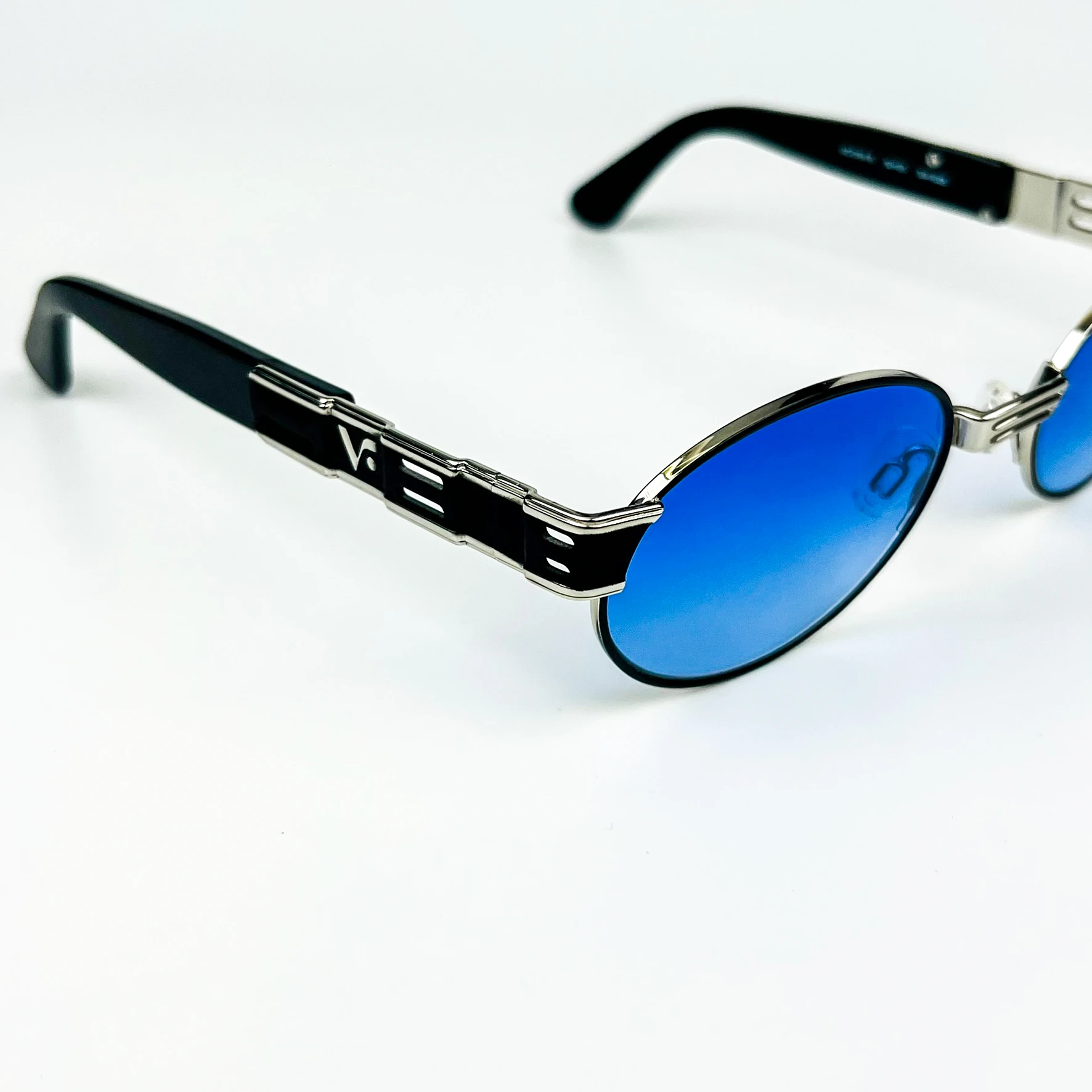 Vintage Güneş Gözlüğü – 90’lar Retro – Metal Çerçeve, Mavi Degrade Cam