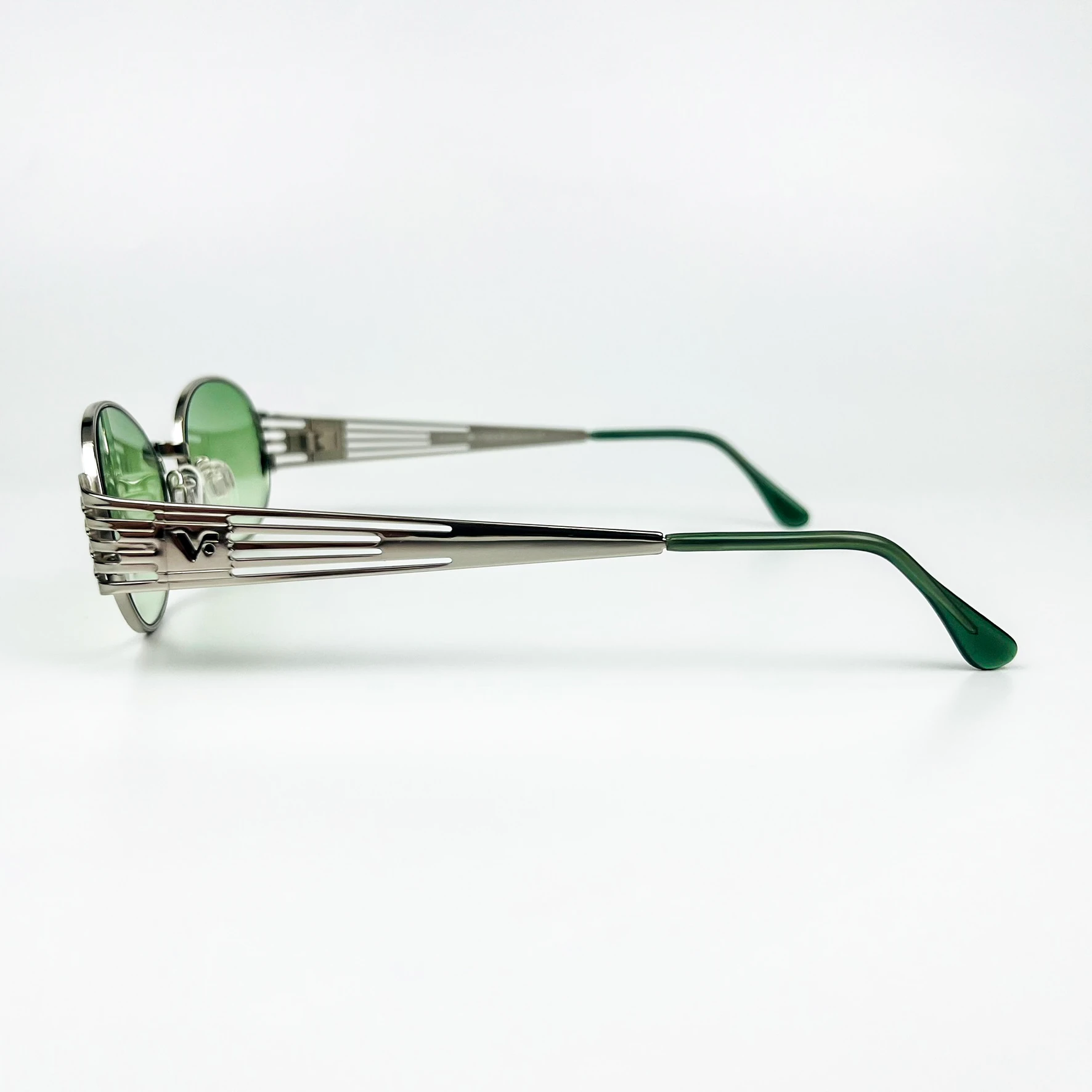 Vintage Güneş Gözlüğü – 90’lar Retro – Gümüş Metal Çerçeve, Yeşil Degrade Cam