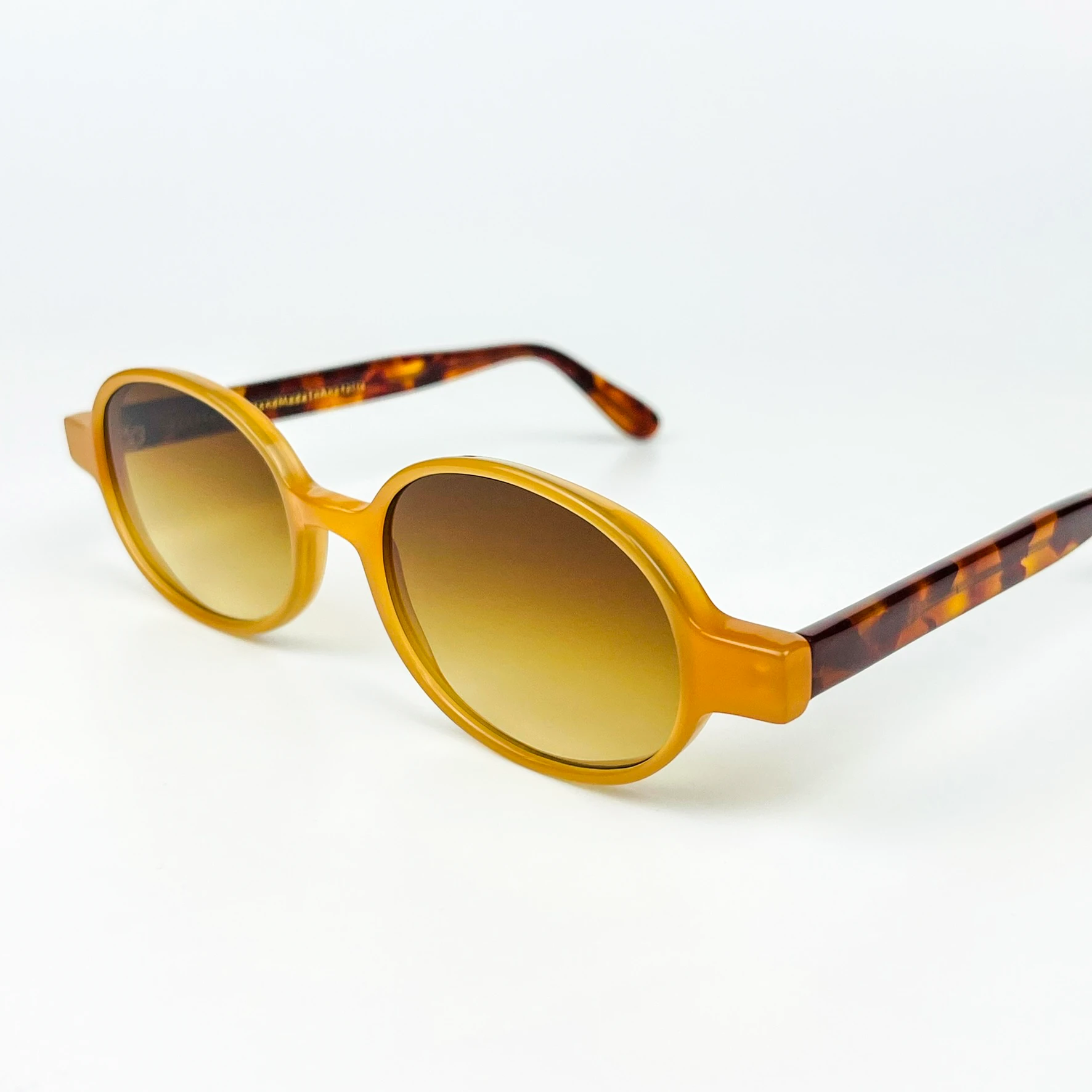 Vintage Güneş Gözlüğü – 2000’ler Retro – Kemik Çerçeve, Kahverengi Degrade Cam