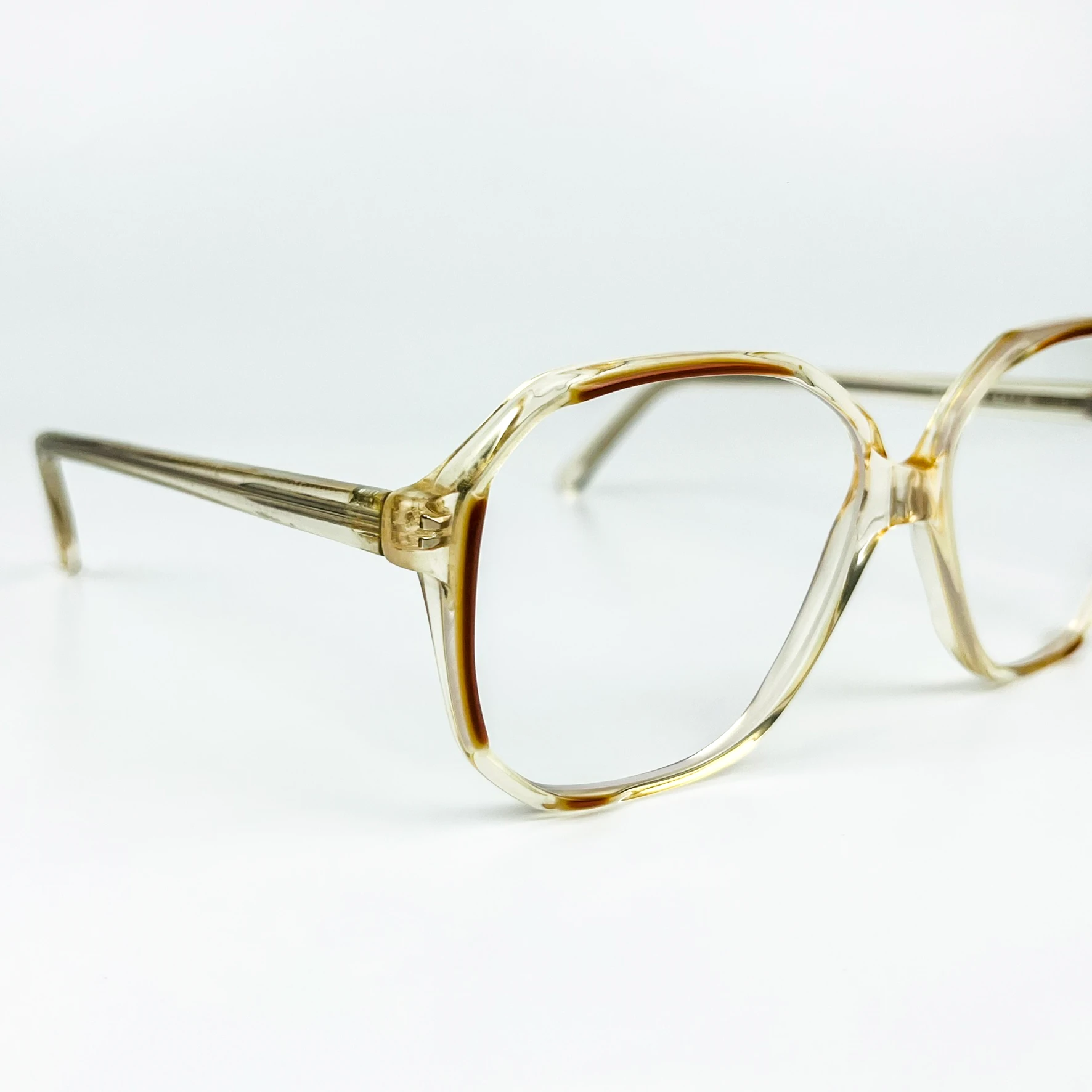 Mavi Işık Korumalı Vintage Gözlük – 70’ler Retro – Şeffaf Desenli Kemik Çerçeve