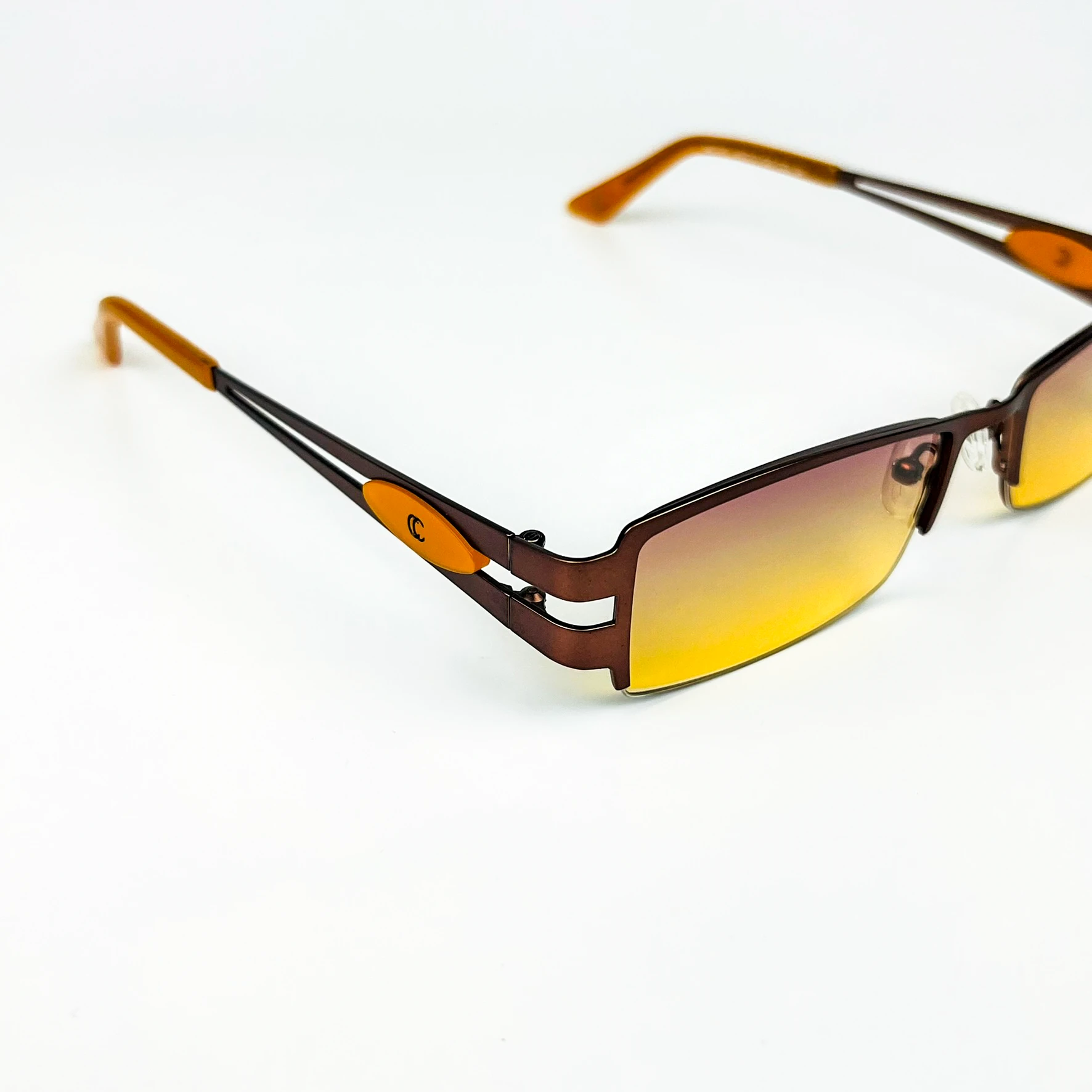 Vintage Güneş Gözlüğü – 2000’ler Retro – Metal Çerçeve, Mor-Sarı Degrade Cam