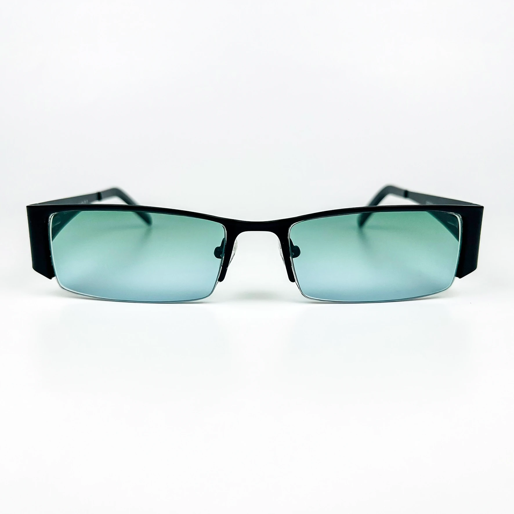 Vintage Güneş Gözlüğü – 2000’ler Retro – Siyah Metal Çerçeve, Turkuaz Cam