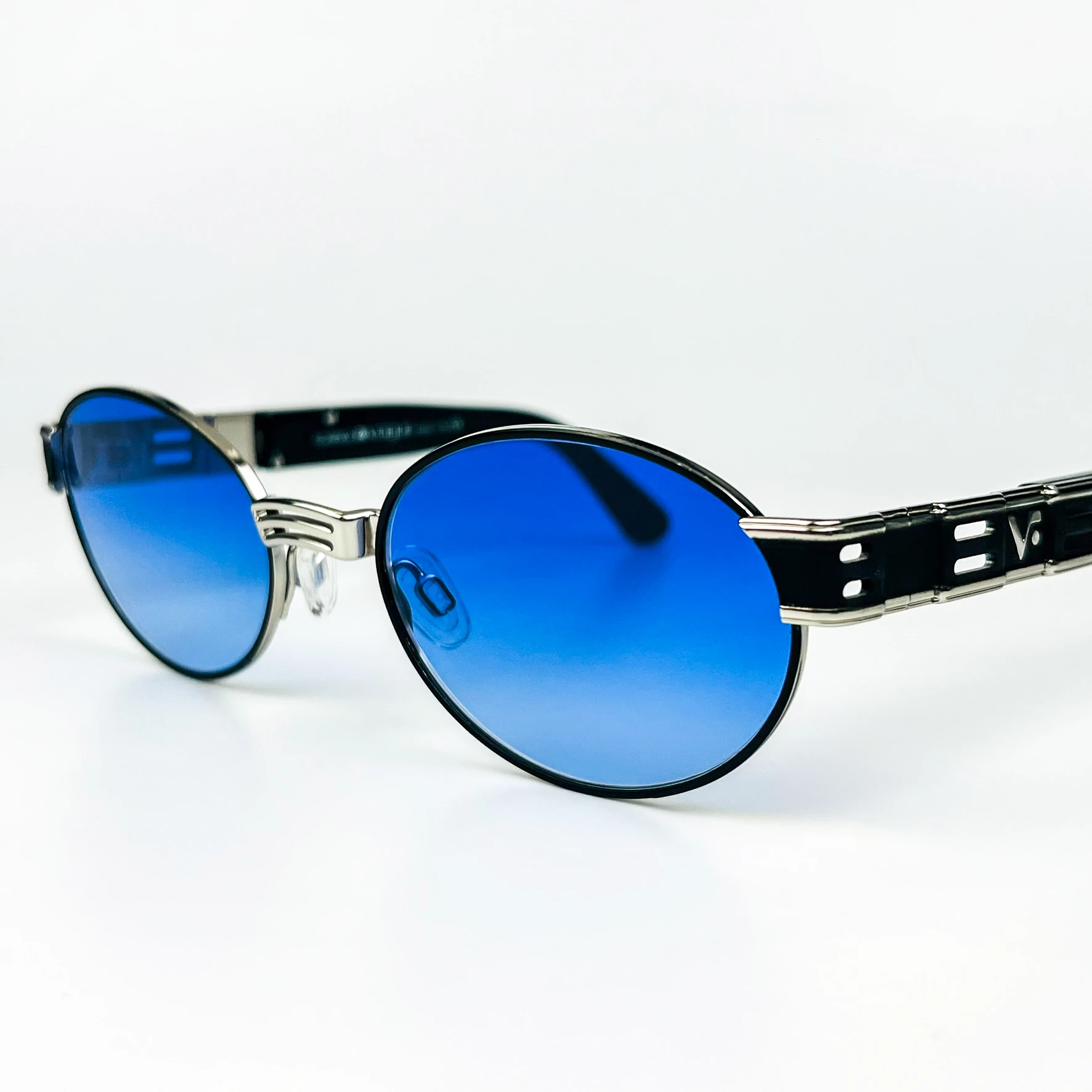 Vintage Güneş Gözlüğü – 90’lar Retro – Metal Çerçeve, Mavi Degrade Cam