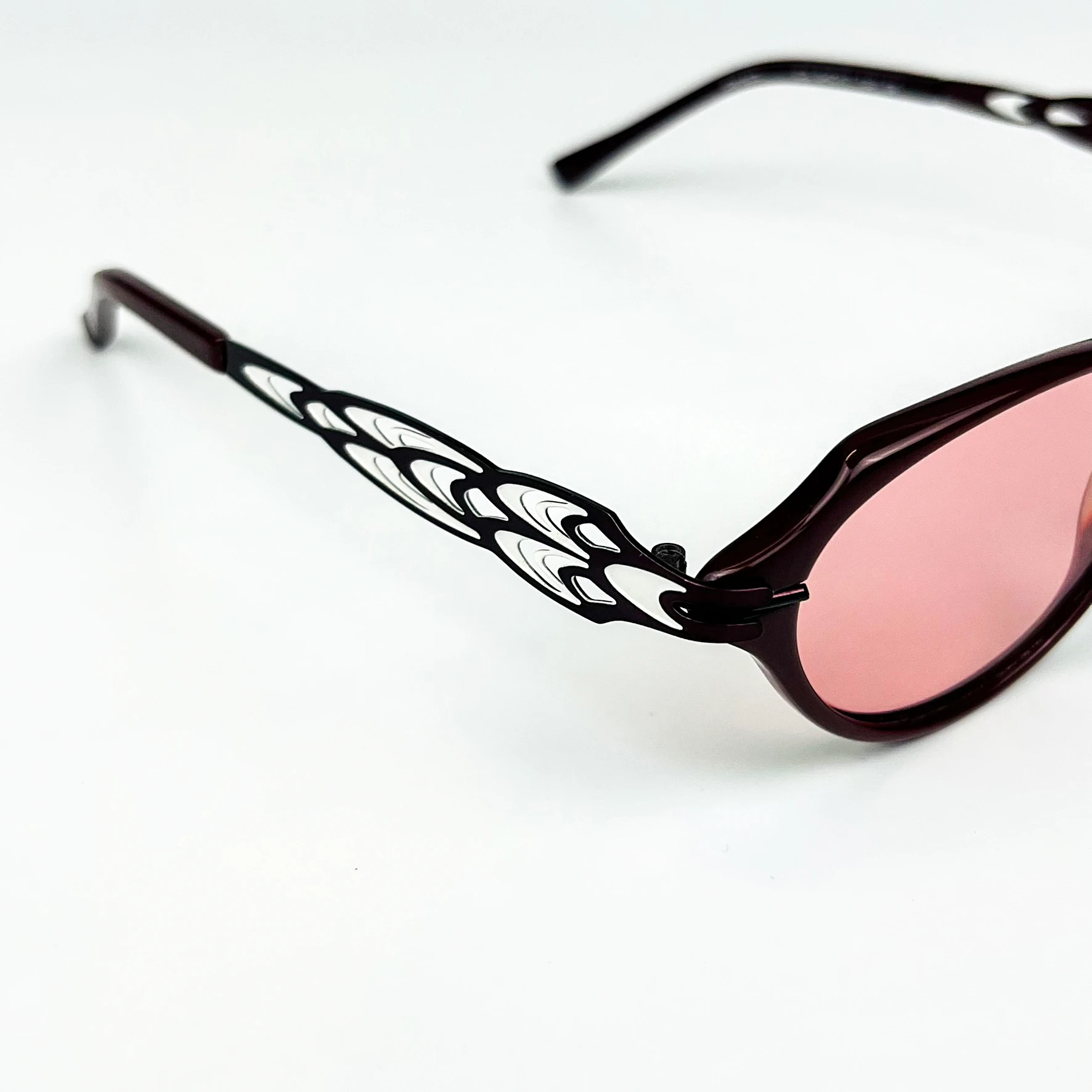 Vintage Güneş Gözlüğü – 2000’ler Retro – Bordo Kemik Çerçeve, Pembe Cam