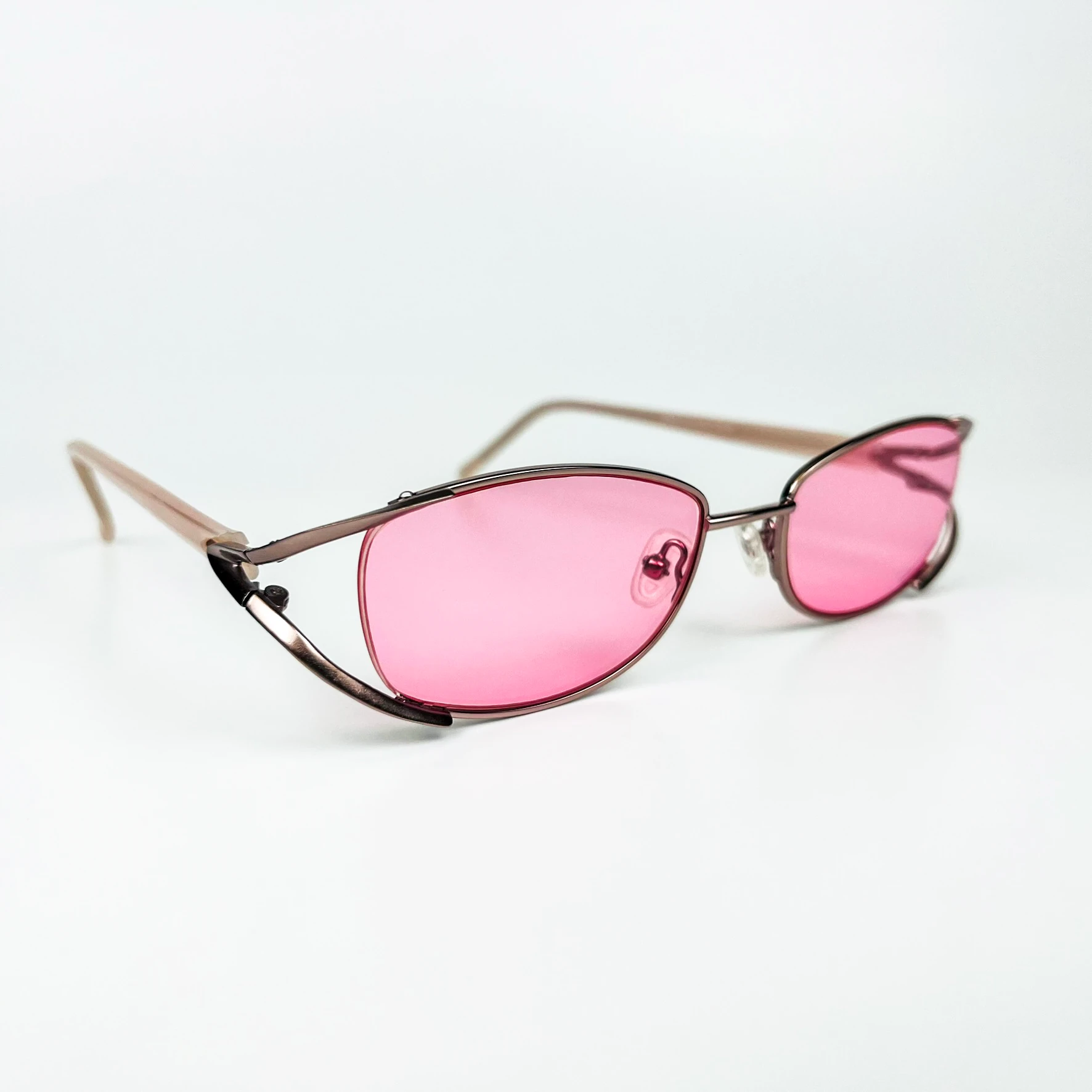 Vintage Güneş Gözlüğü – 90’lar Retro – Metal Pembe Çerçeve, Pembe Cam