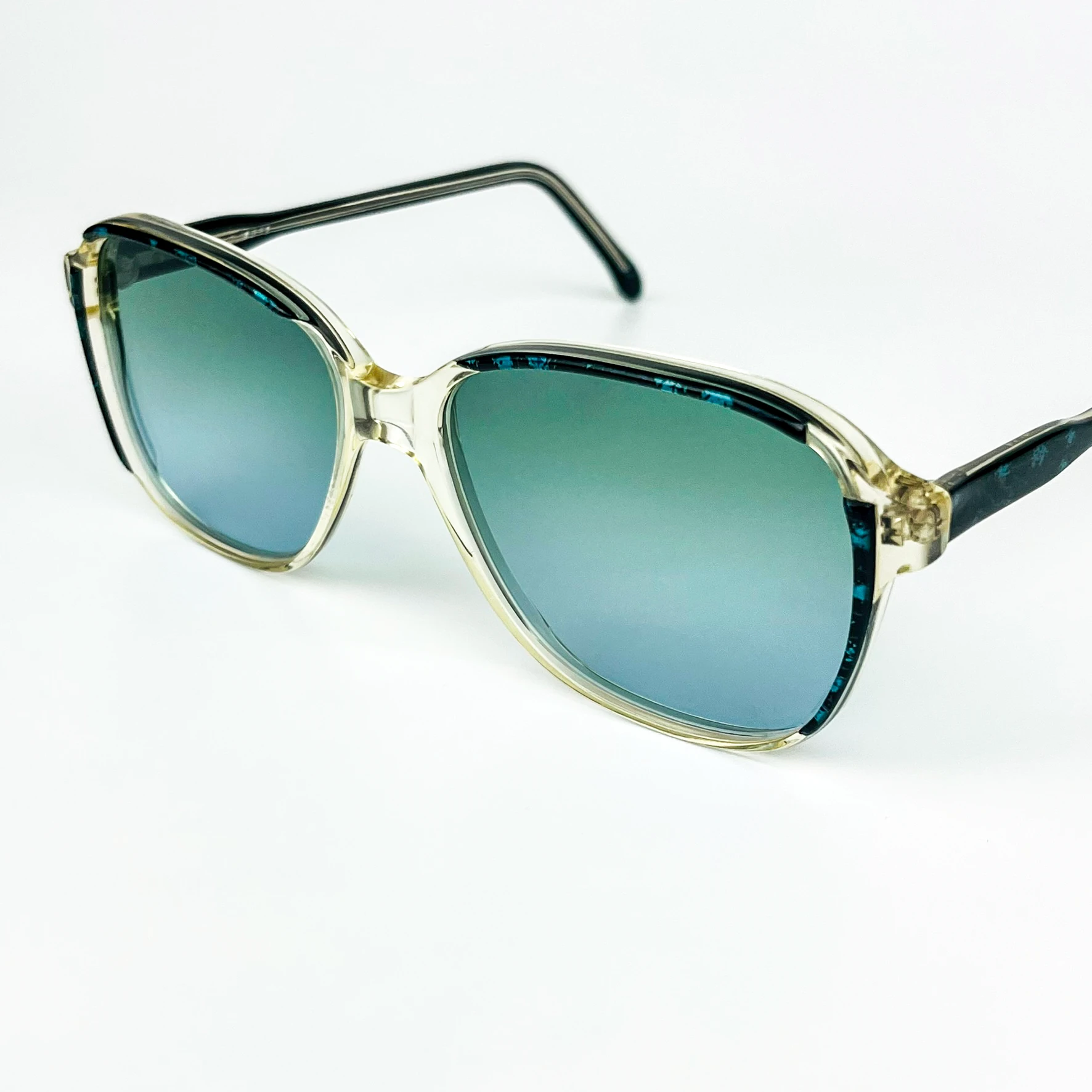  Vintage Güneş Gözlüğü – 70'ler Retro Desenli Kemik Çerçeve & Turkuaz Camlı Gözlük OSV717