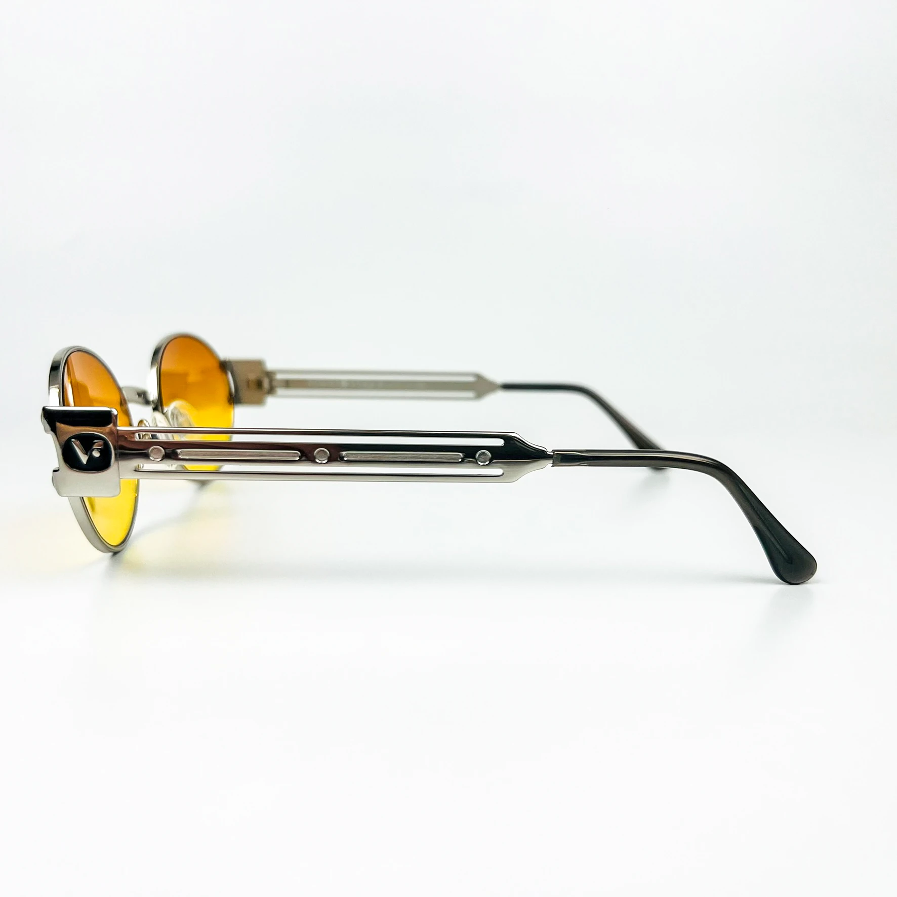 Vintage Güneş Gözlüğü – 90’lar Retro – Gümüş Metal Çerçeve, Turuncu Degrade Cam