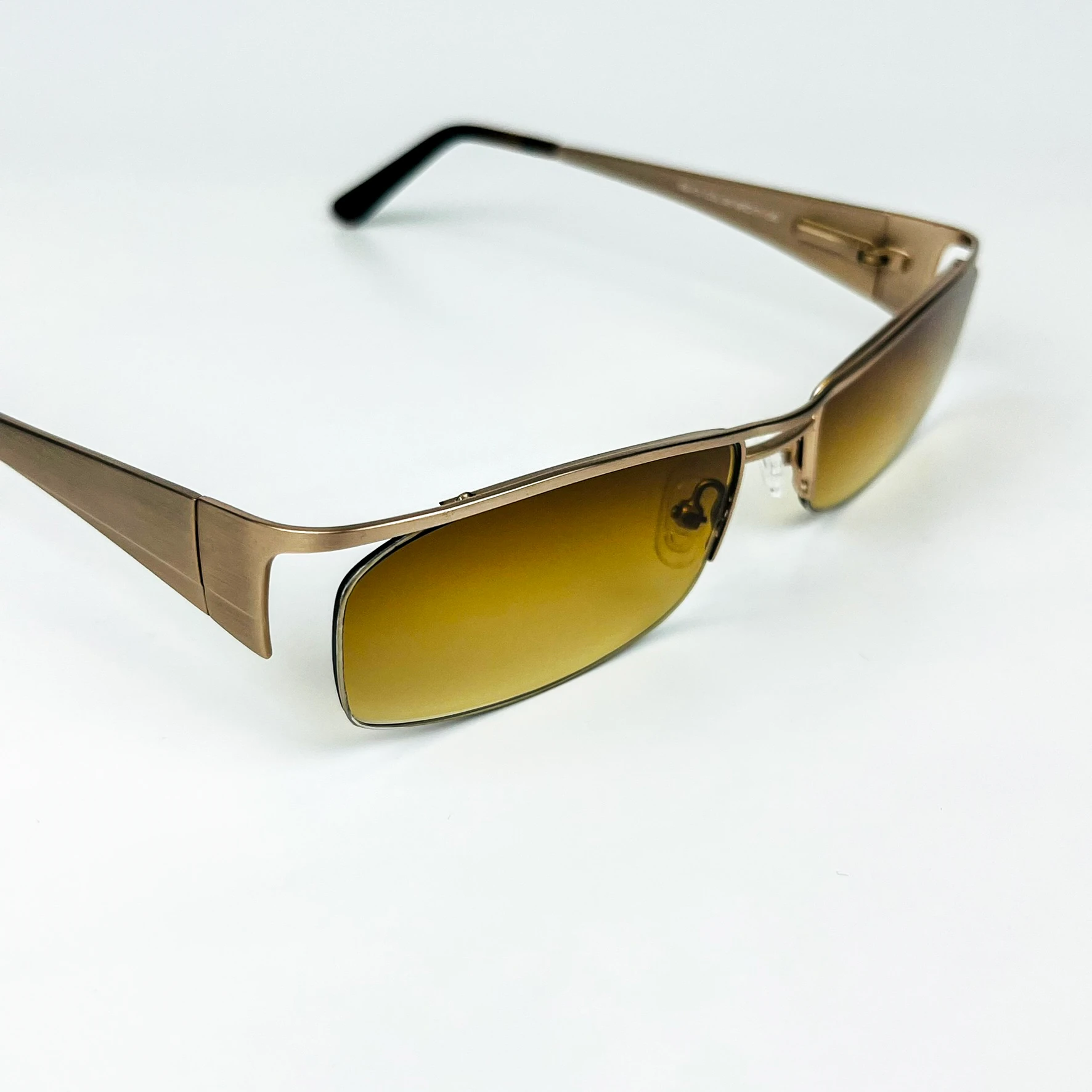 Vintage Güneş Gözlüğü – 90’lar Retro – Gold Metal Çerçeve, Kahverengi Degrade Cam